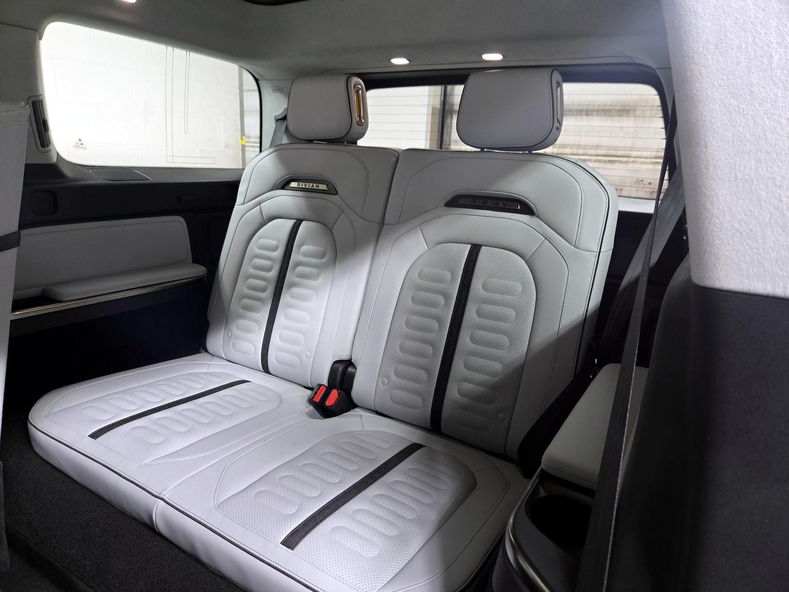 2023 Rivian R1S Adventure - Photo 20