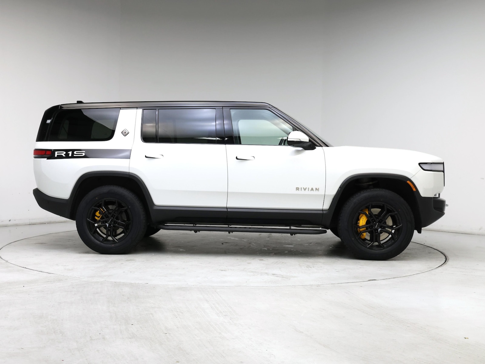 2023 Rivian R1S Adventure - Photo 8