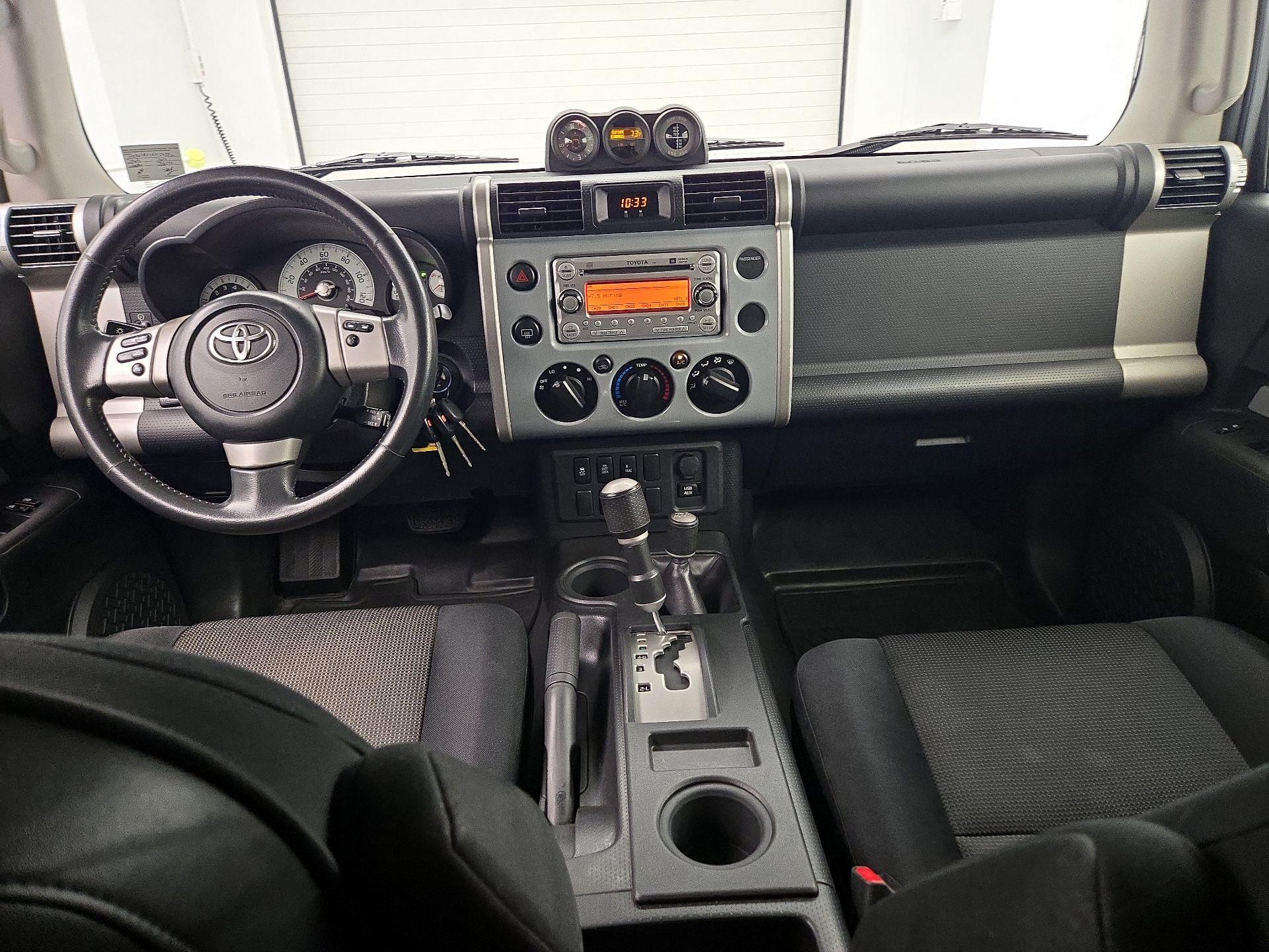 Thumbnail: 2014 Toyota FJ Cruiser - 9