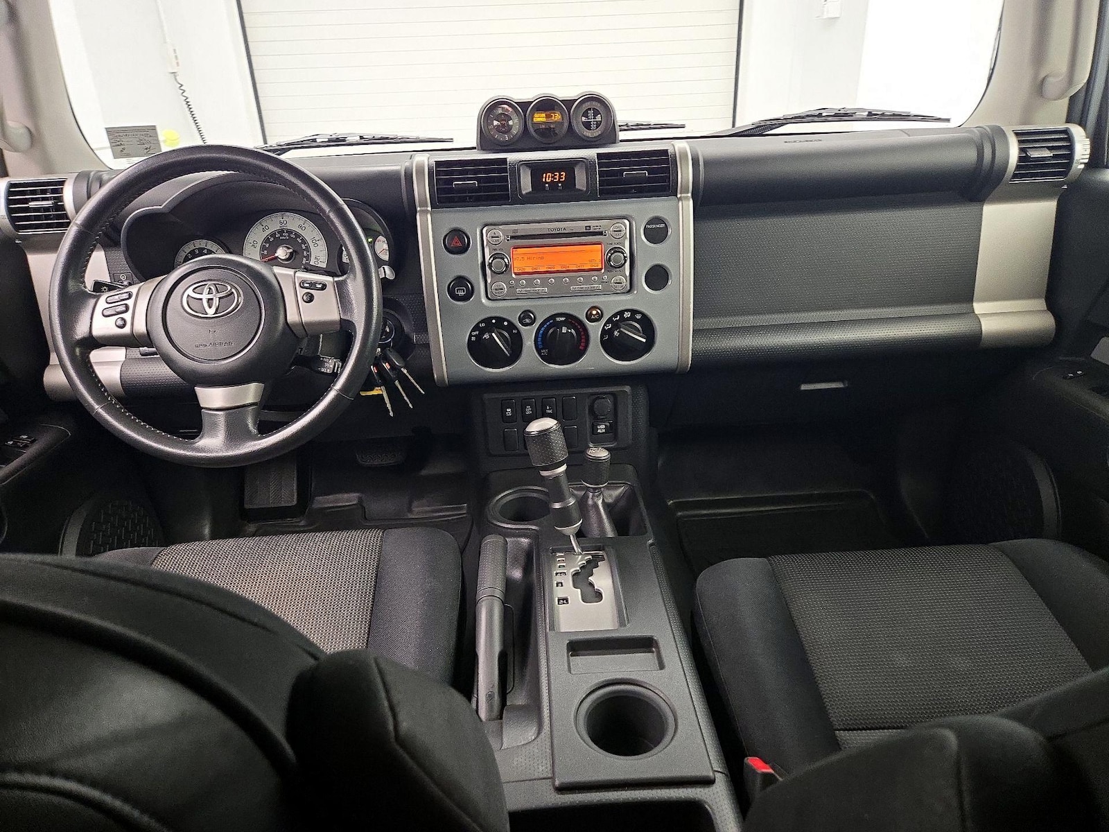 2014 Toyota FJ Cruiser Base - Photo 10