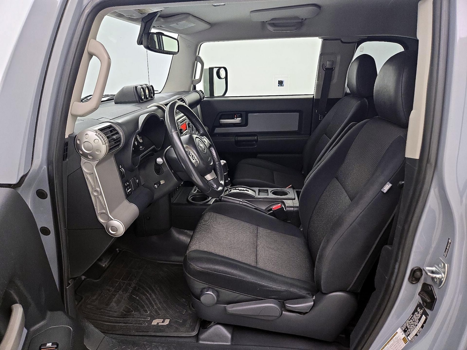 2014 Toyota FJ Cruiser Base - Photo 12
