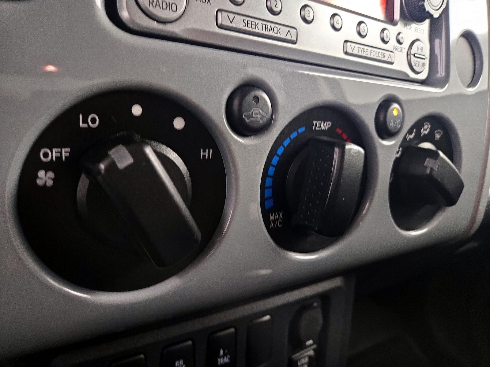 2014 Toyota FJ Cruiser Base - Photo 17