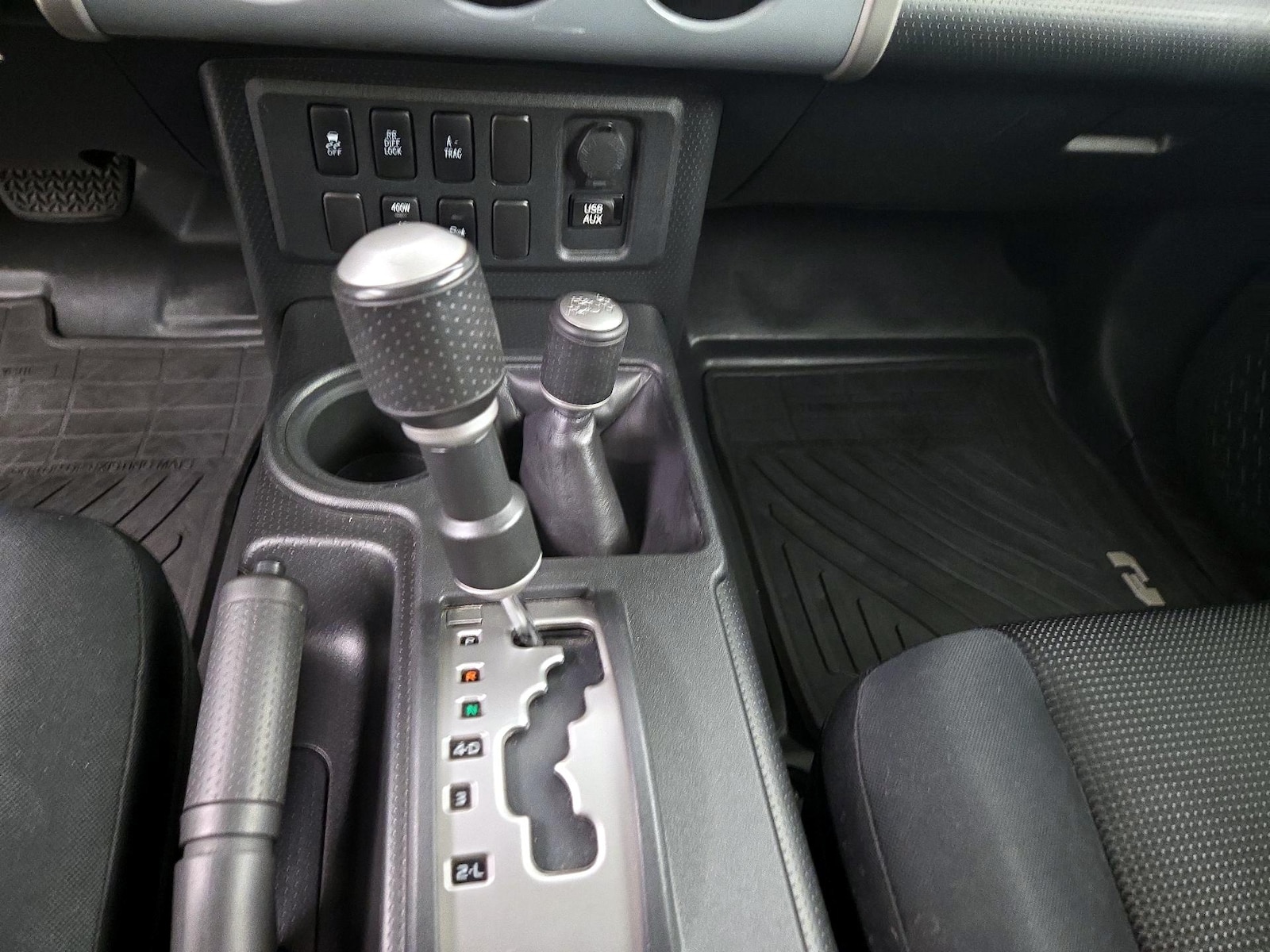 2014 Toyota FJ Cruiser Base - Photo 18