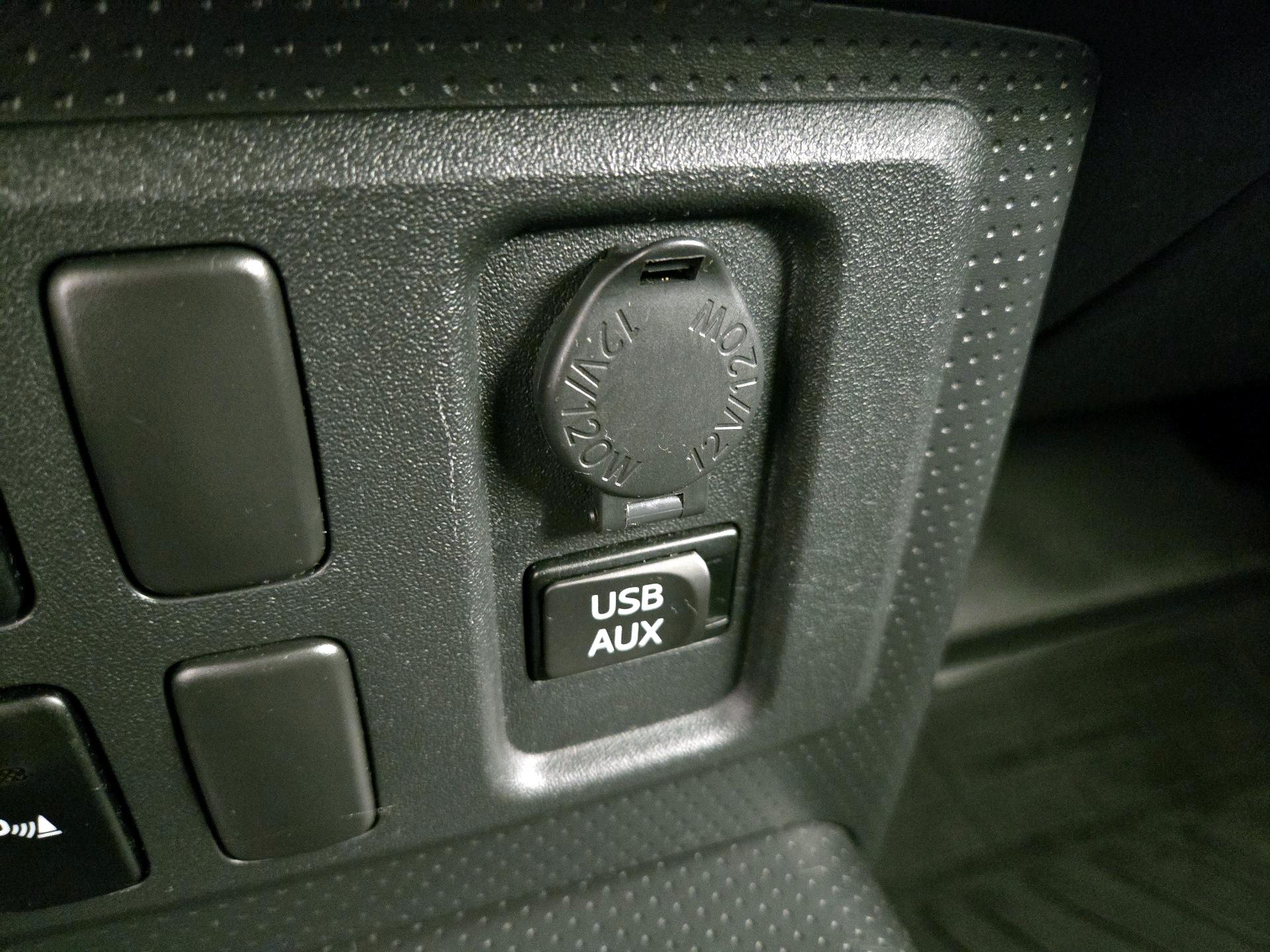 Thumbnail: 2014 Toyota FJ Cruiser - 18