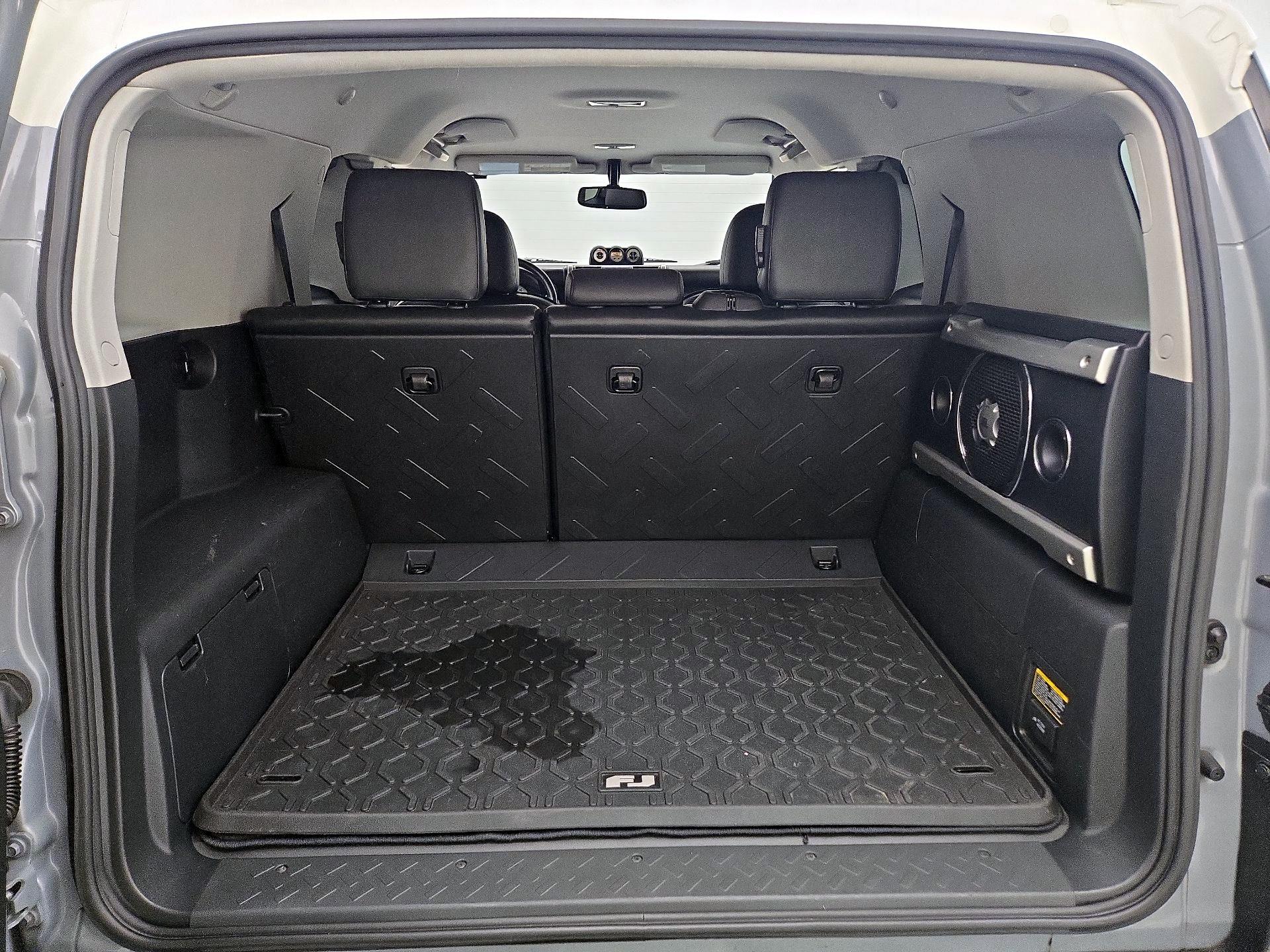 Thumbnail: 2014 Toyota FJ Cruiser - 20