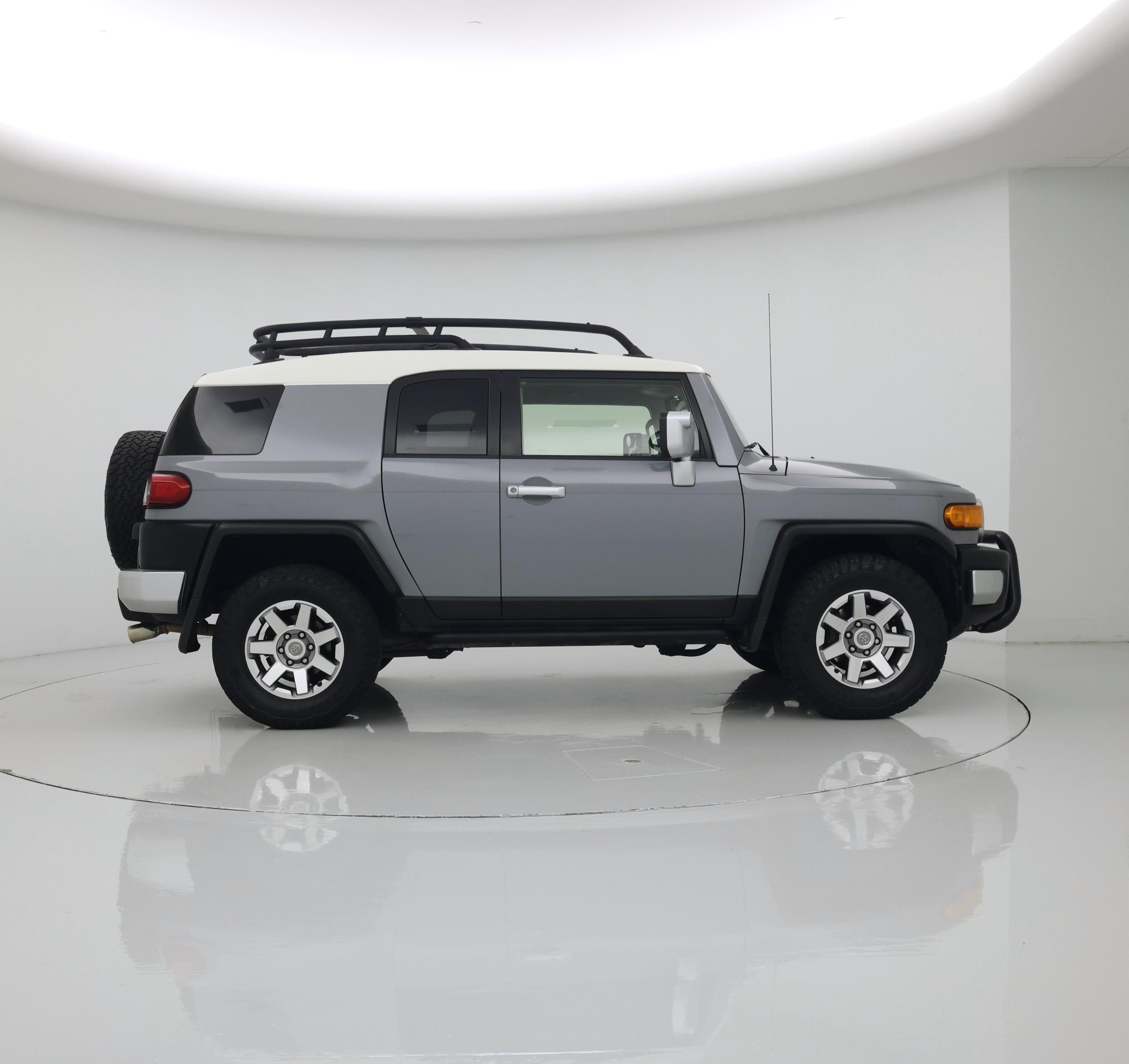 Thumbnail: 2014 Toyota FJ Cruiser - 7