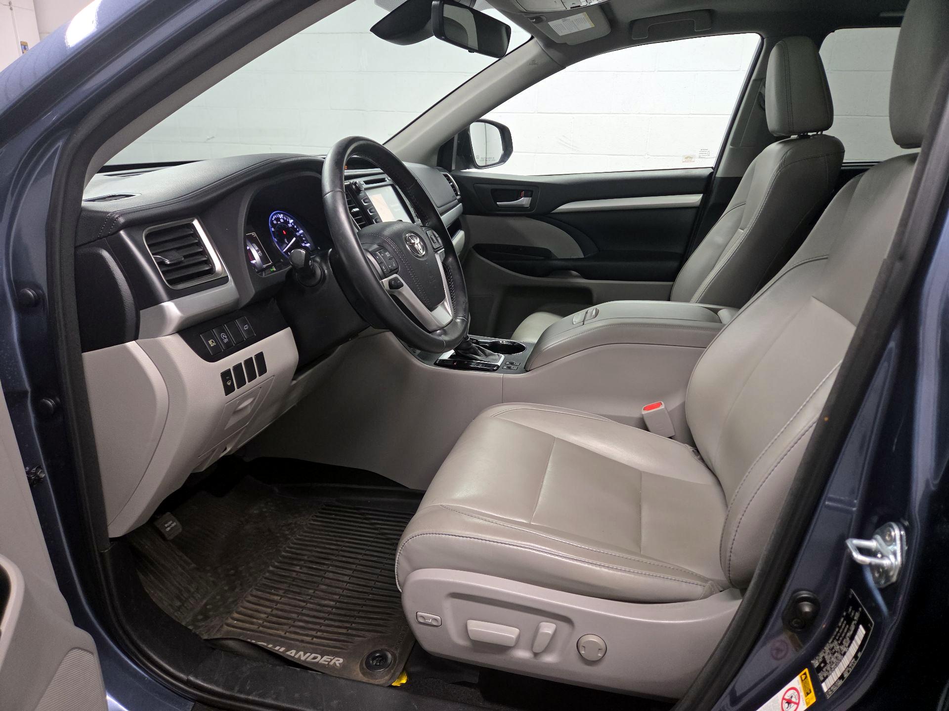 Thumbnail: 2018 Toyota Highlander - 9