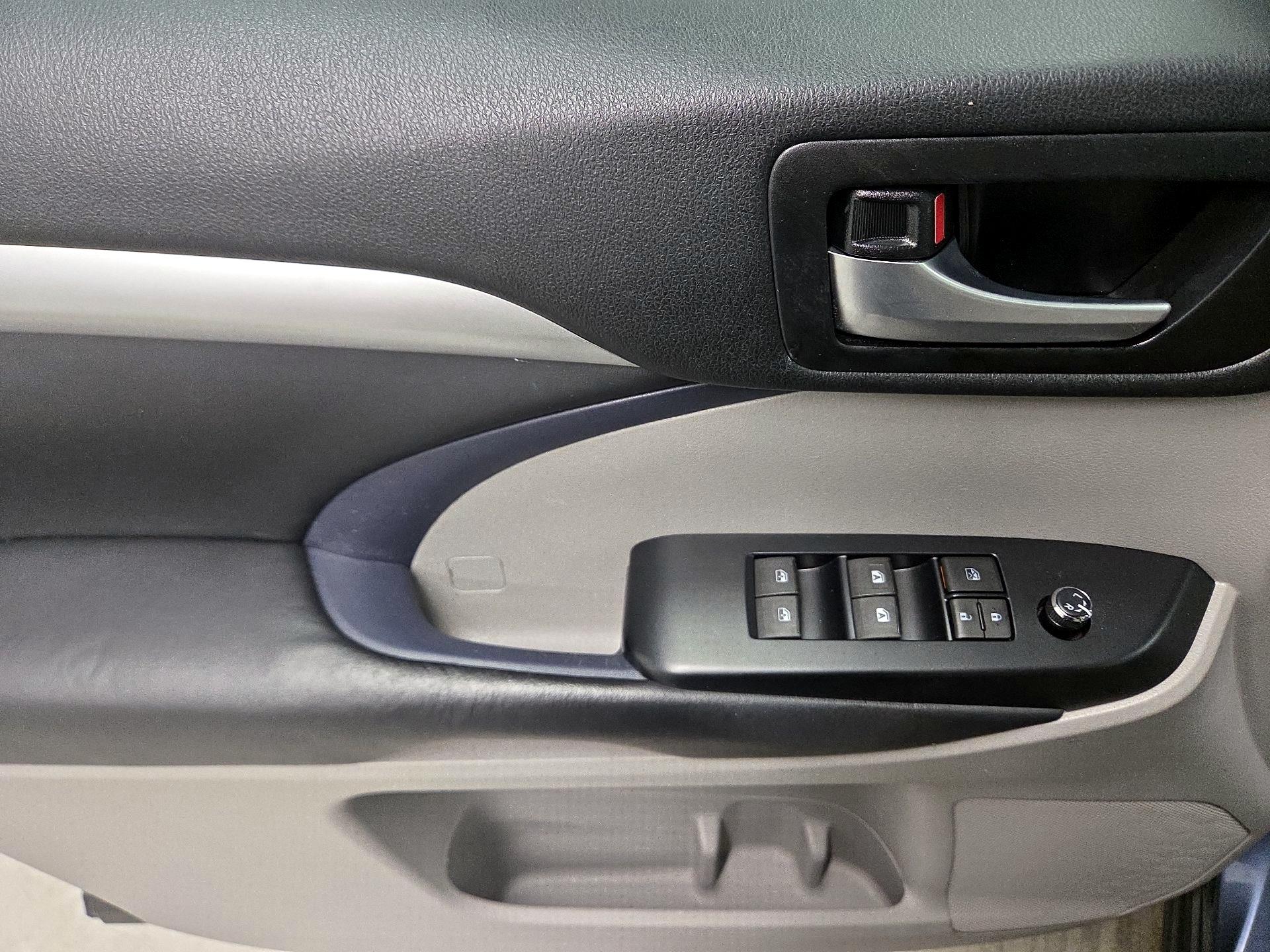 Thumbnail: 2018 Toyota Highlander - 10