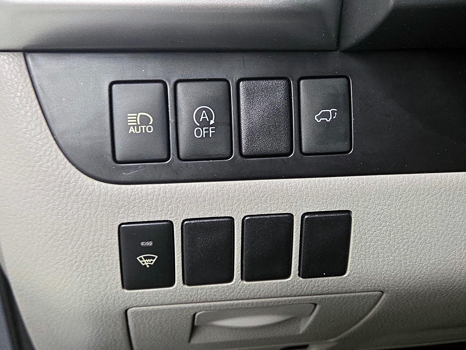 Thumbnail: 2018 Toyota Highlander - 11