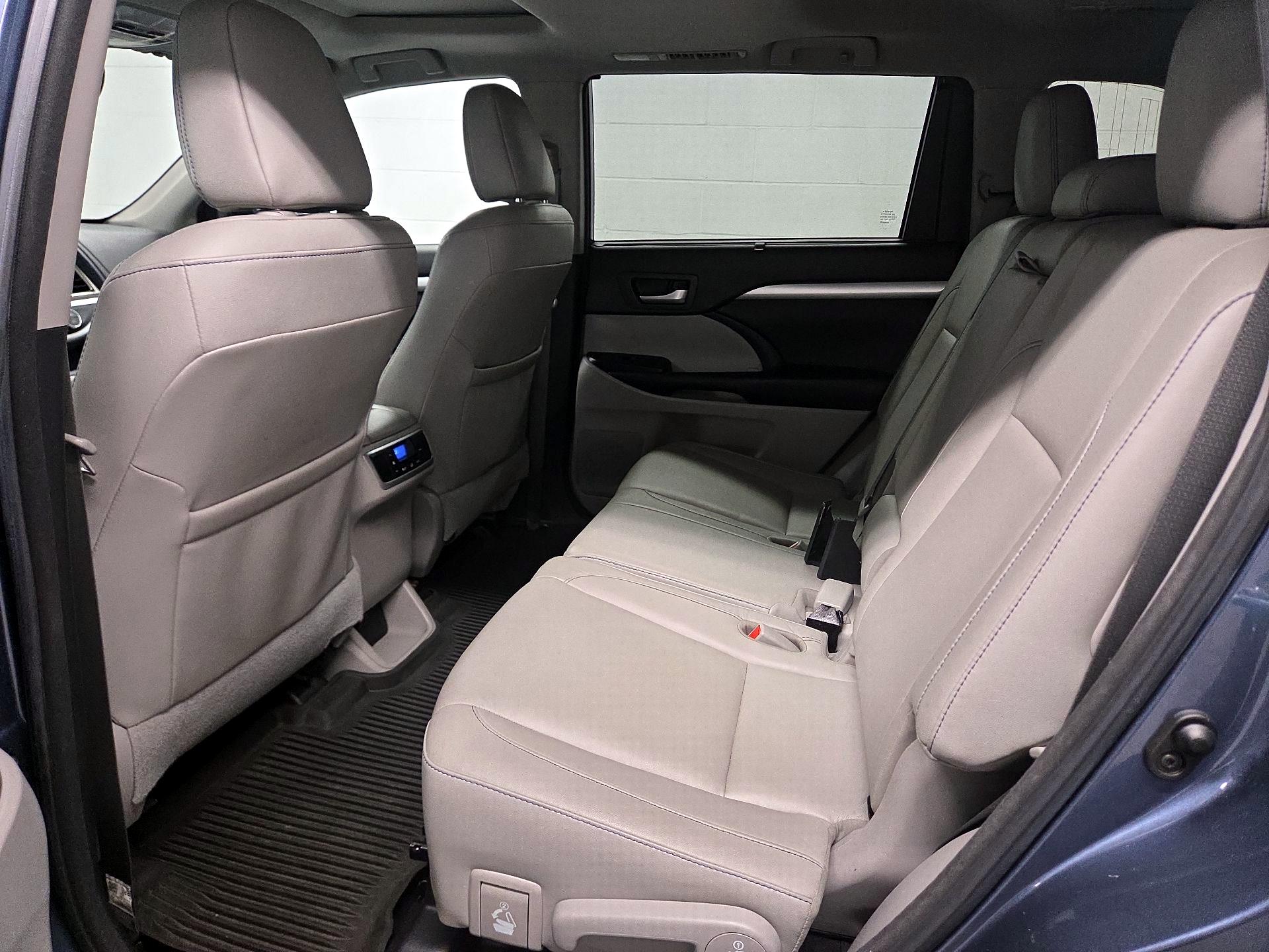 Thumbnail: 2018 Toyota Highlander - 19