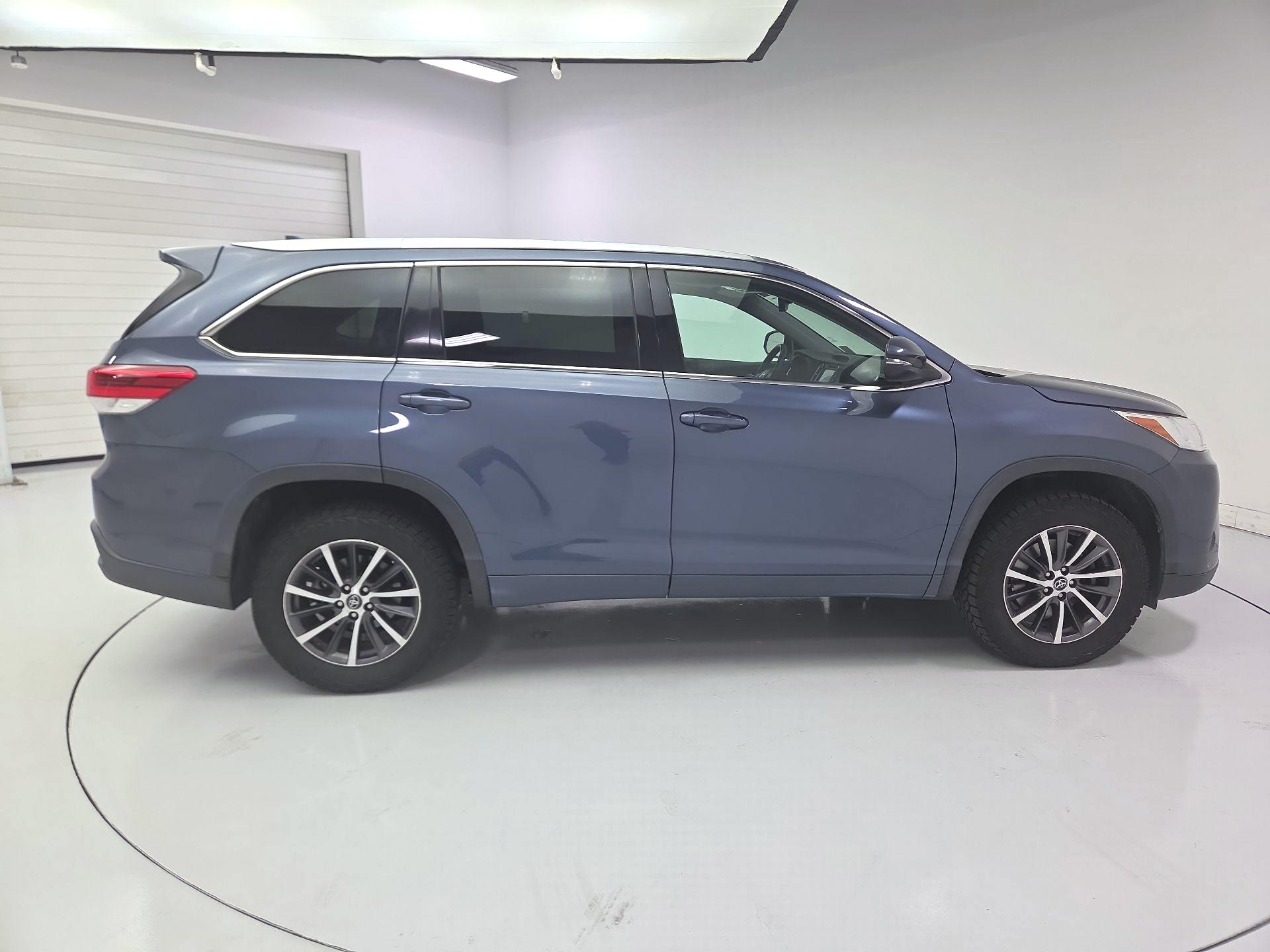 Thumbnail: 2018 Toyota Highlander - 4