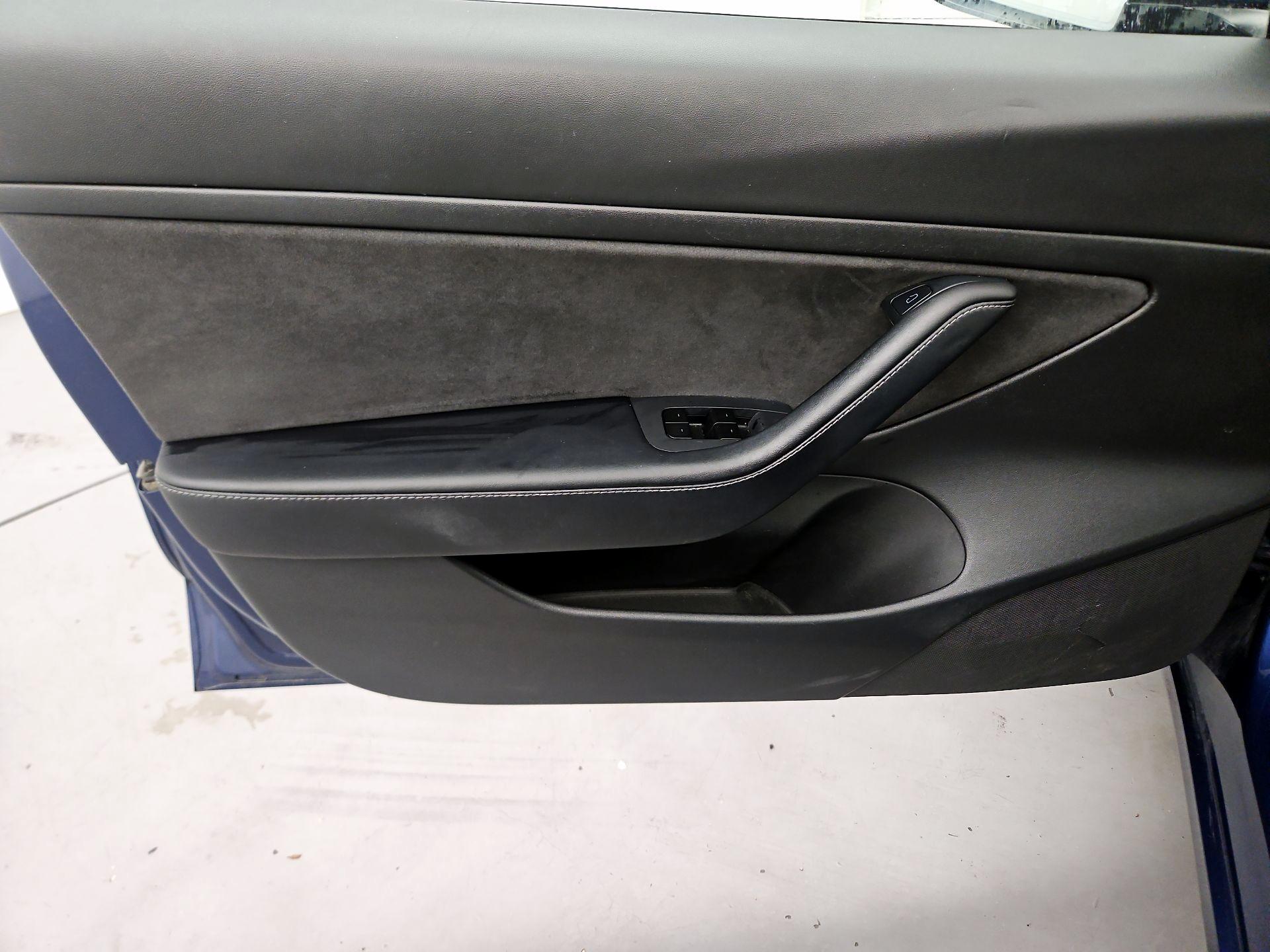 Thumbnail: 2021 Tesla Model 3 - 10