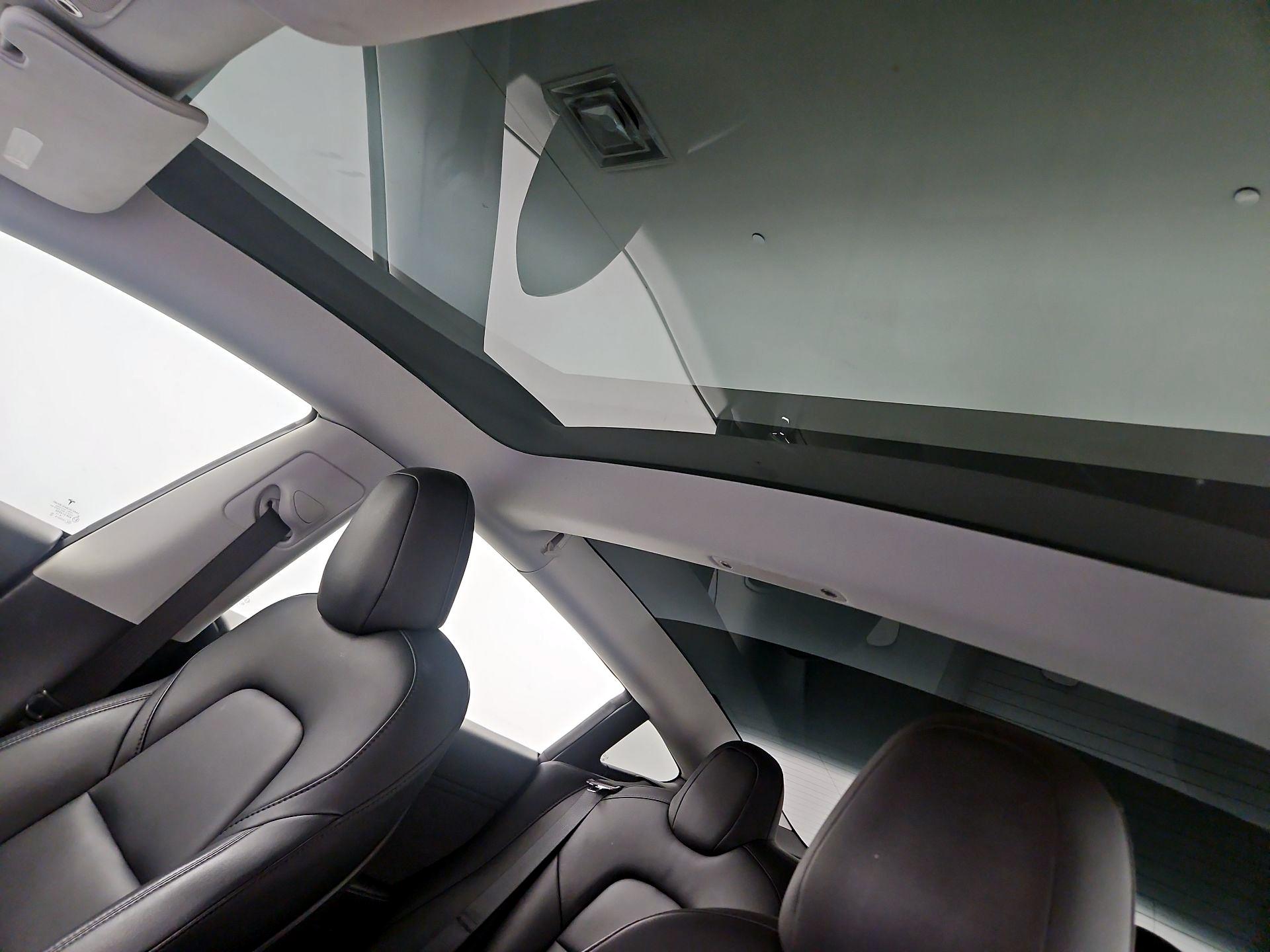Thumbnail: 2021 Tesla Model 3 - 17