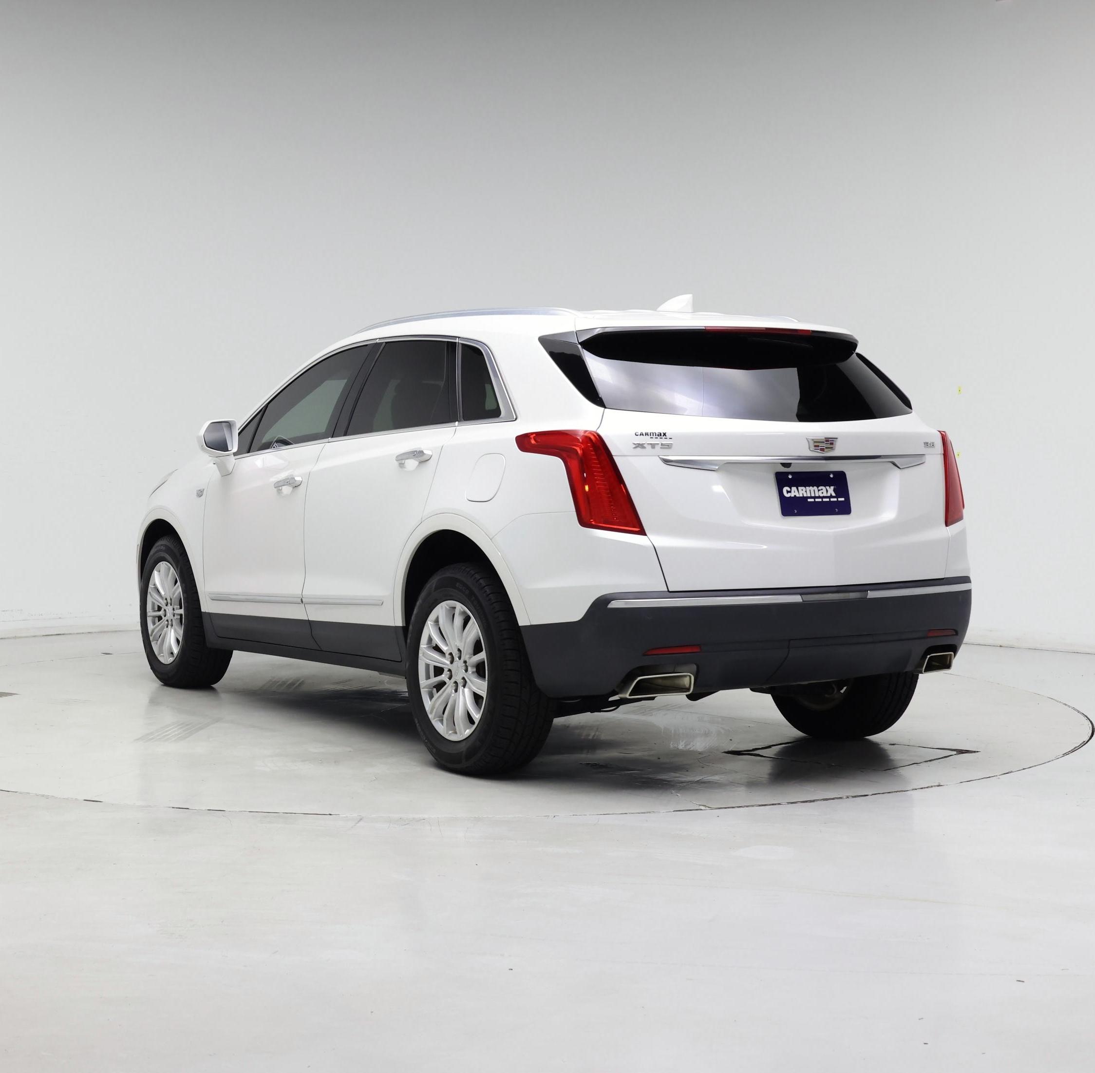 Thumbnail: 2018 Cadillac XT5 - 2