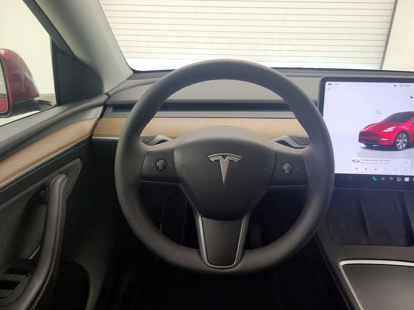 2024 Tesla Model Y Long Range - Photo 11