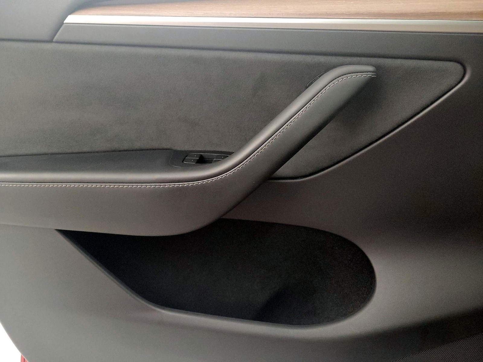 2024 Tesla Model Y Long Range - Photo 13