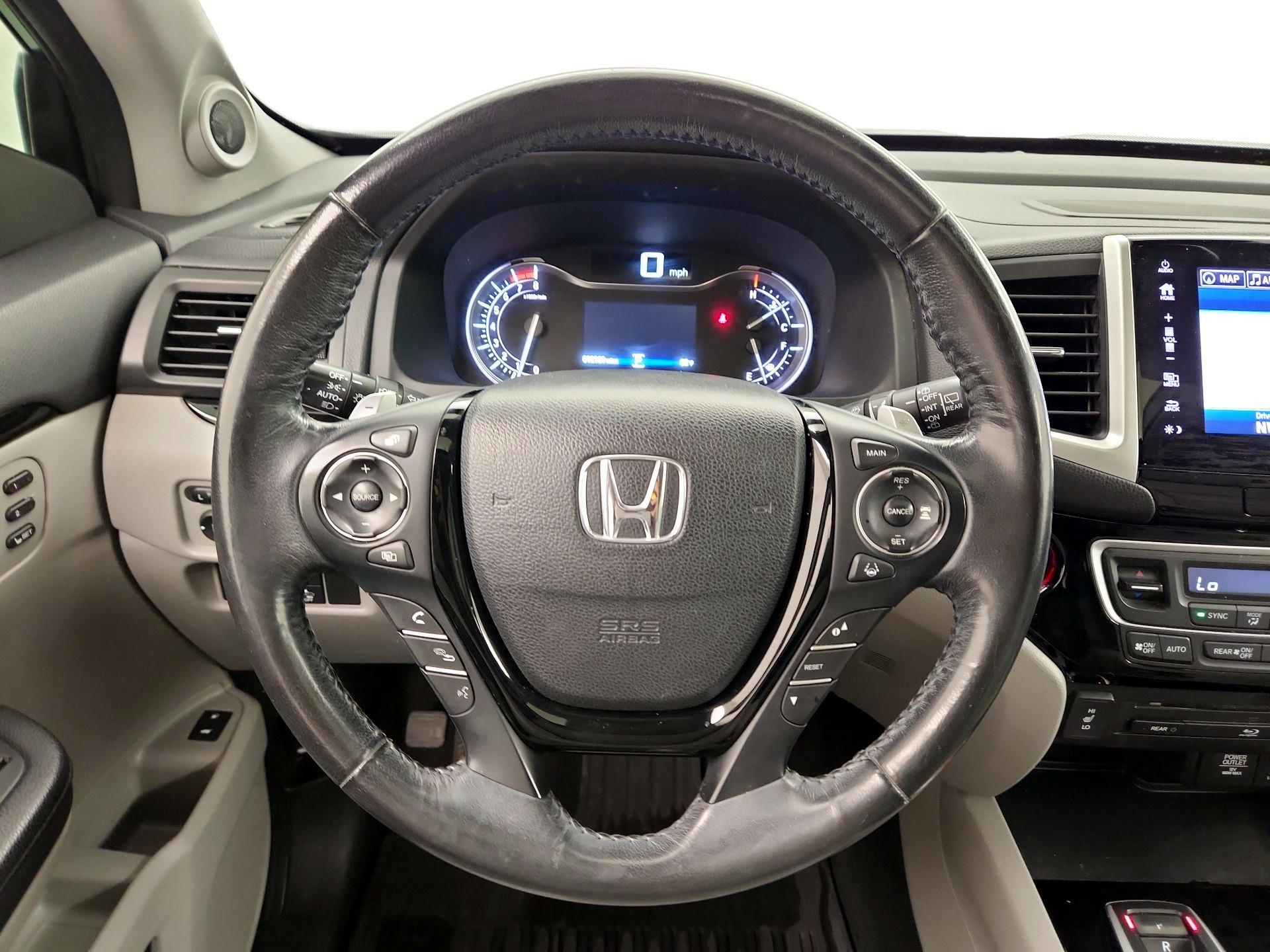 Thumbnail: 2018 Honda Pilot - 10