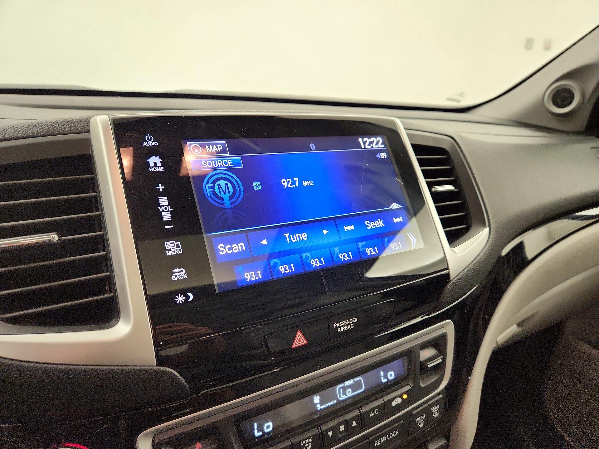 Thumbnail: 2018 Honda Pilot - 16