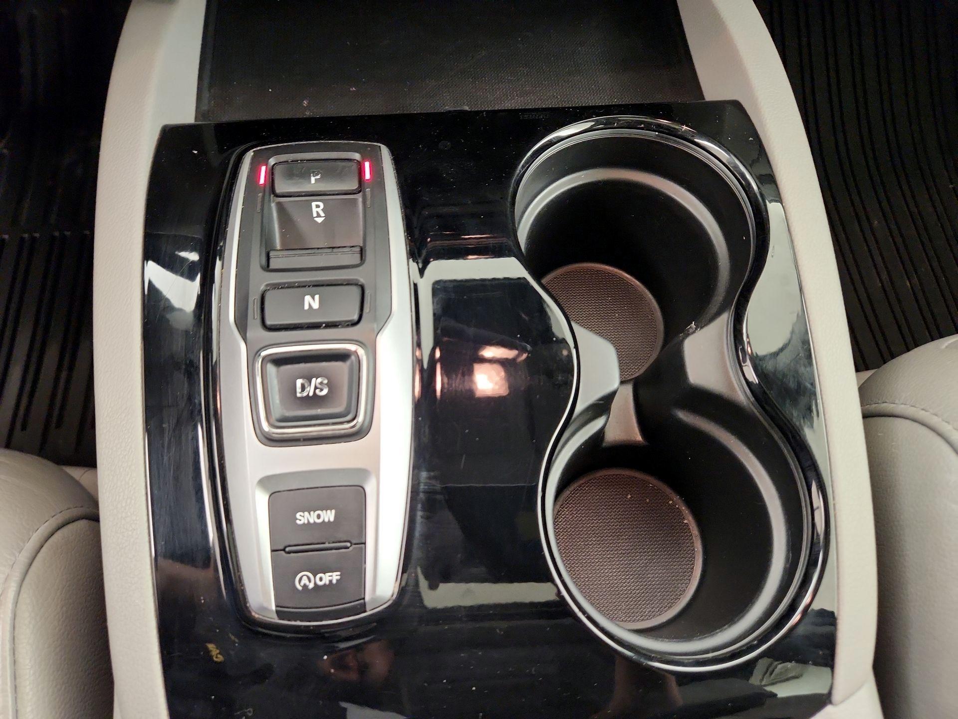 Thumbnail: 2018 Honda Pilot - 18