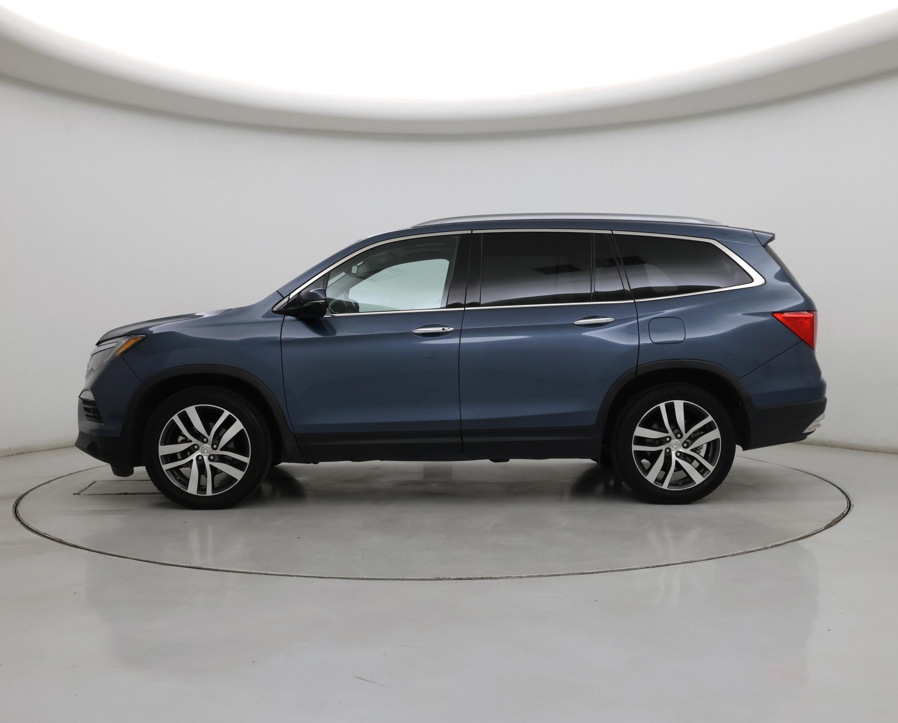 Thumbnail: 2018 Honda Pilot - 3