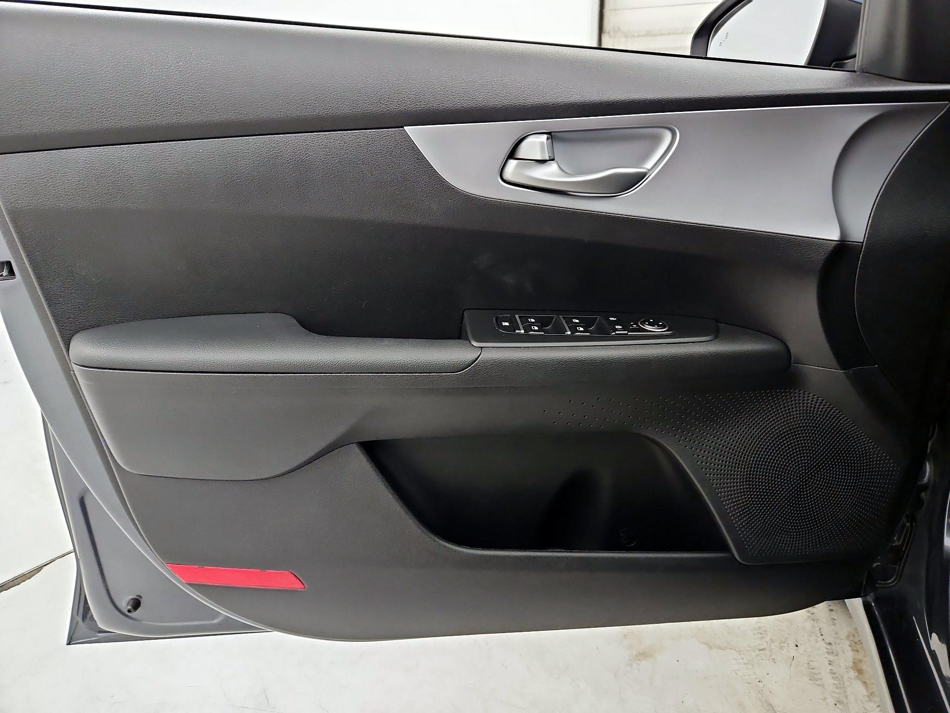 Thumbnail: 2024 Kia Forte - 12
