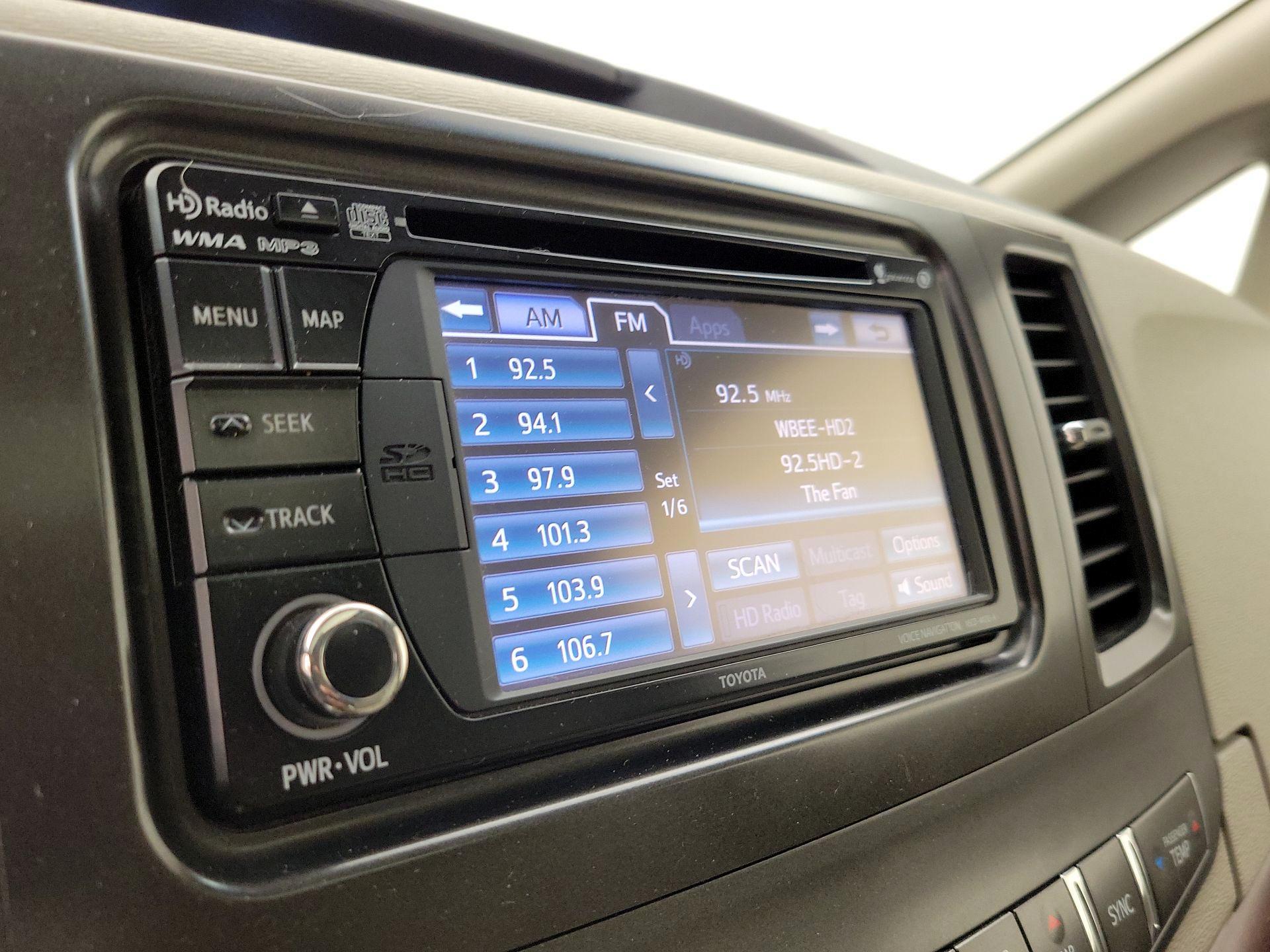 Thumbnail: 2014 Toyota Sienna - 16
