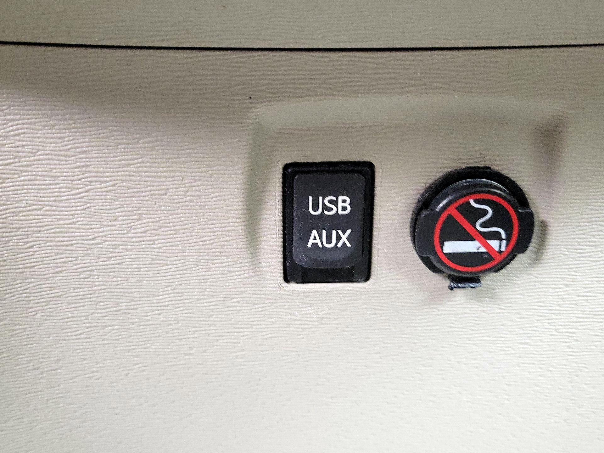 Thumbnail: 2014 Toyota Sienna - 19