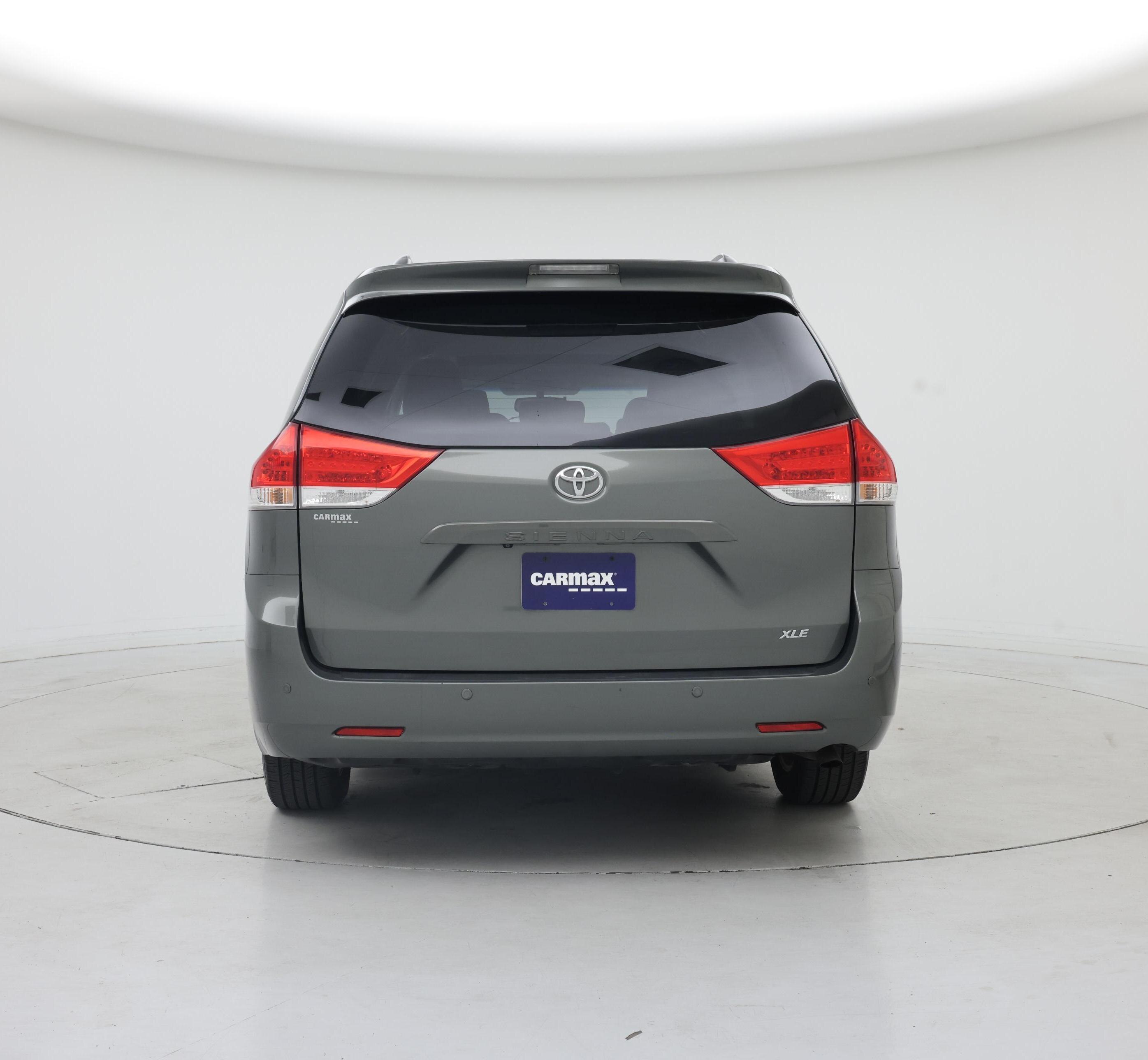 Thumbnail: 2014 Toyota Sienna - 6