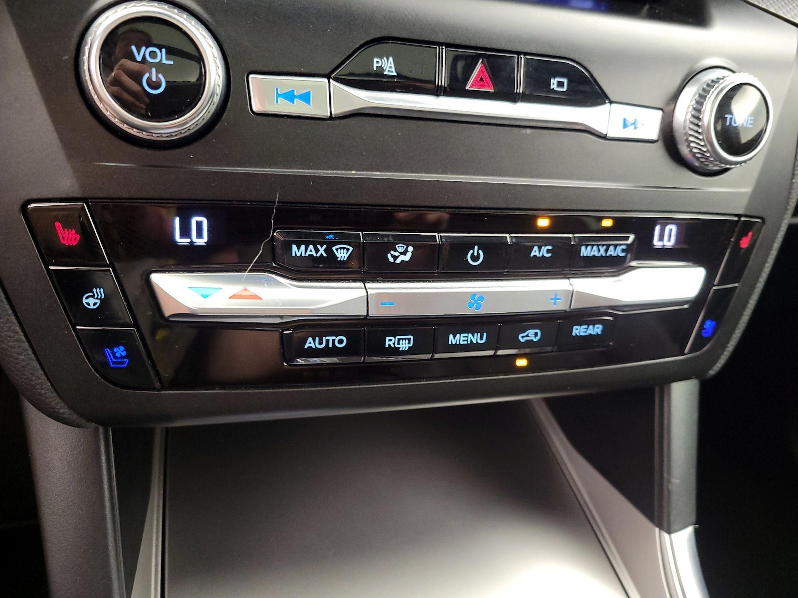 2020 Ford Explorer ST - Photo 18