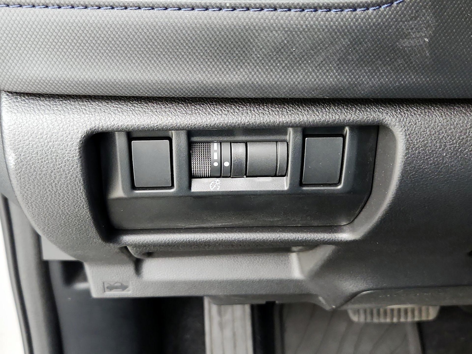 2025 Subaru Forester Premium - Photo 14