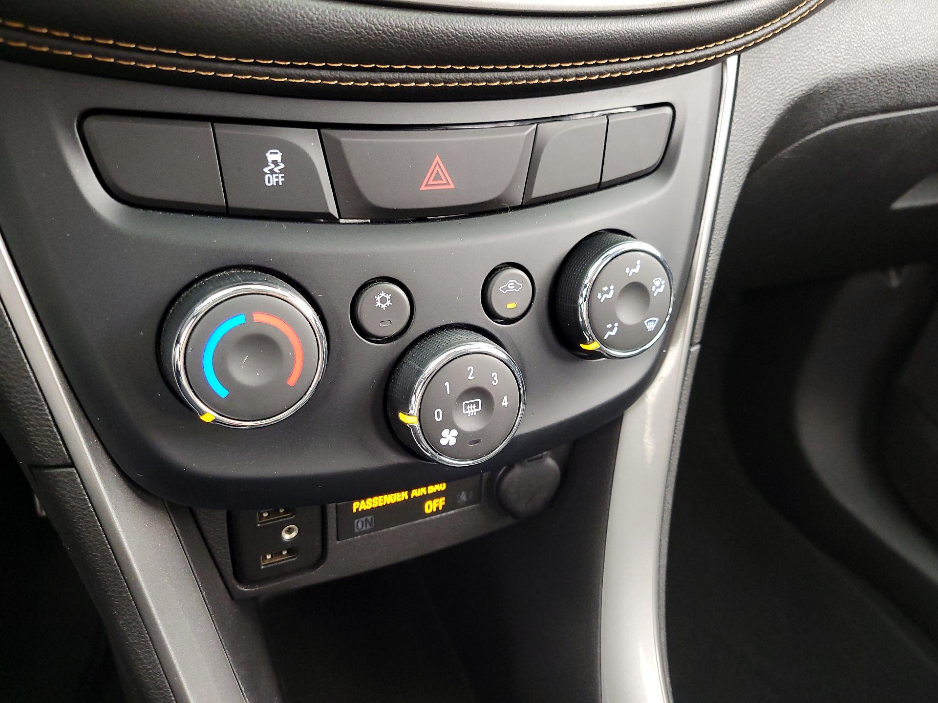 Thumbnail: 2019 Chevrolet Trax - 16