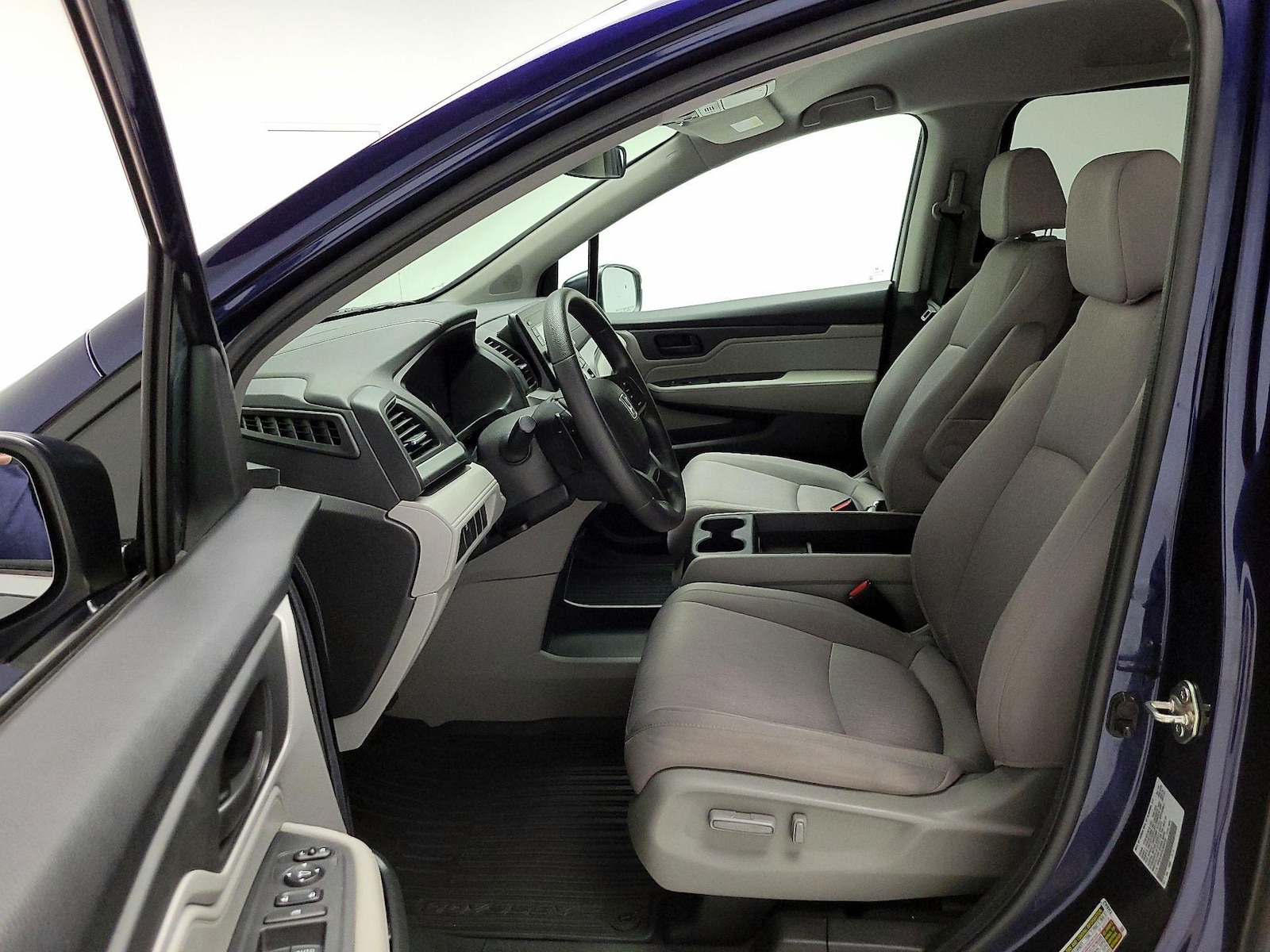 Power Seat(s) & Side Airbags