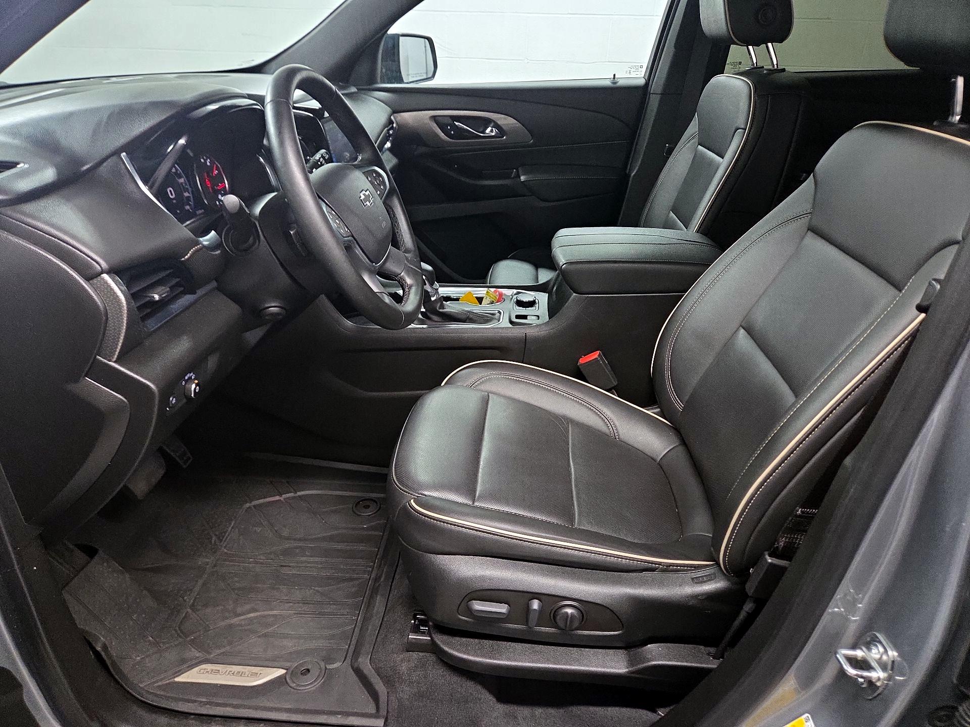 Thumbnail: 2023 Chevrolet Traverse - 9