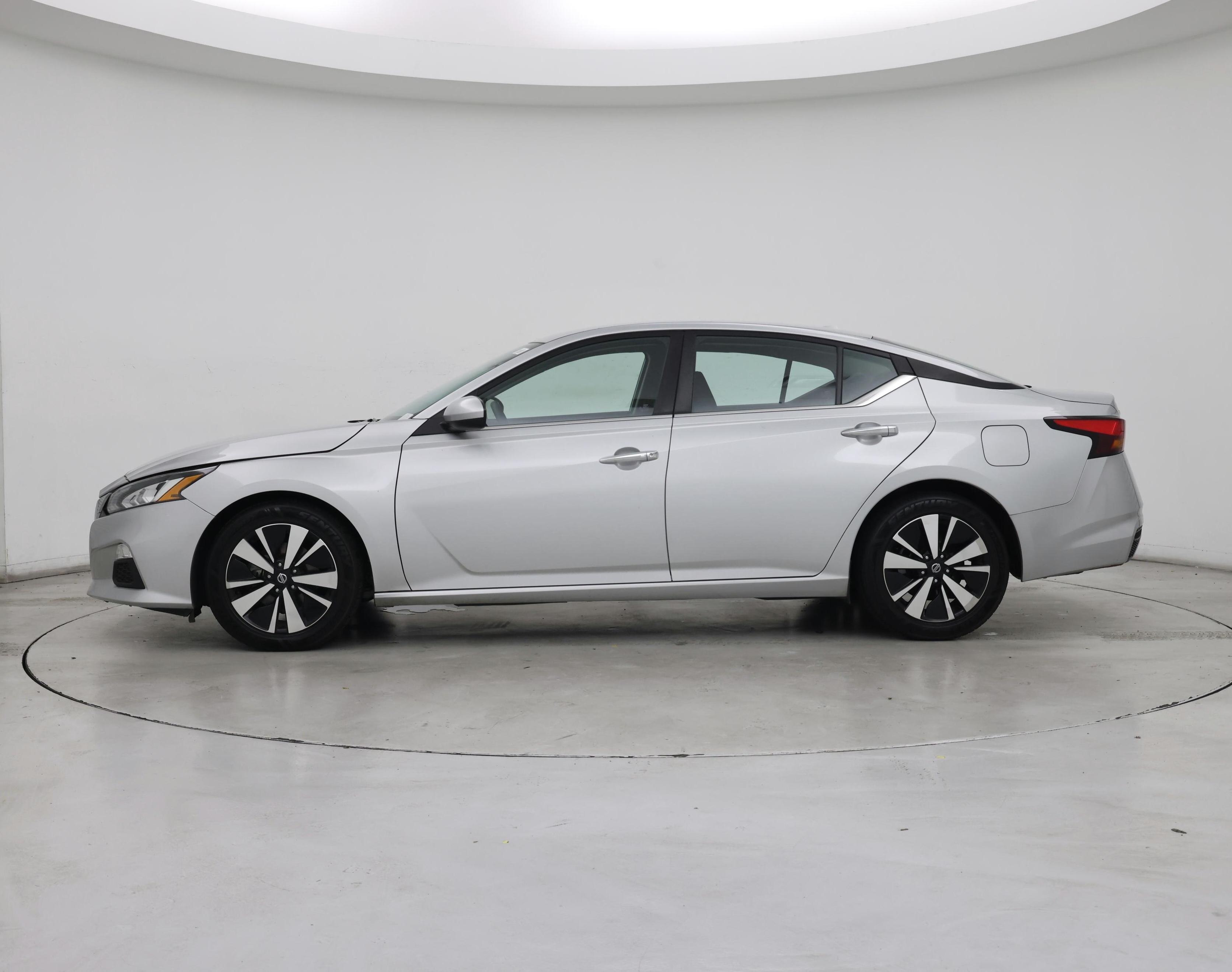 Thumbnail: 2022 Nissan Altima - 3