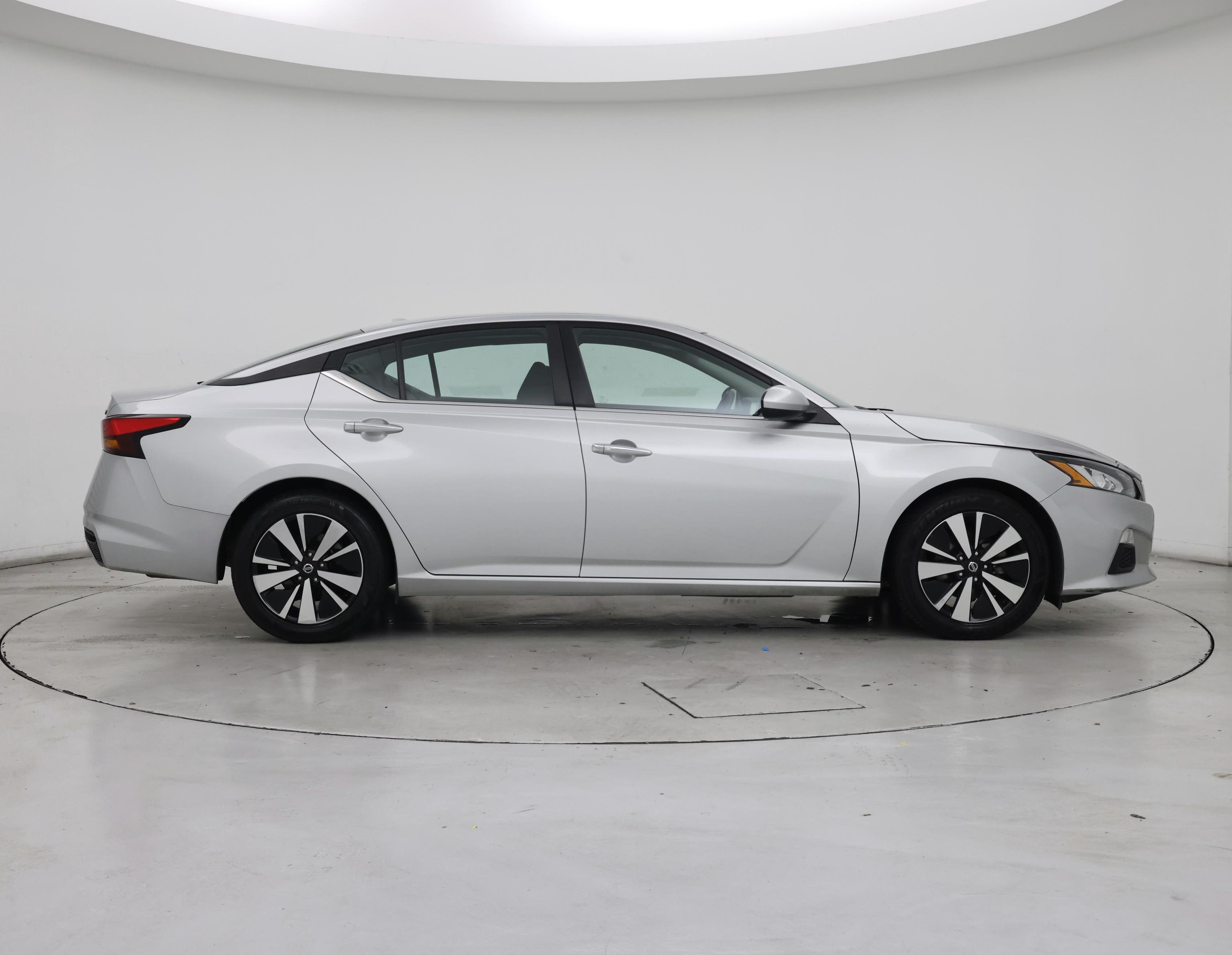 Thumbnail: 2022 Nissan Altima - 7