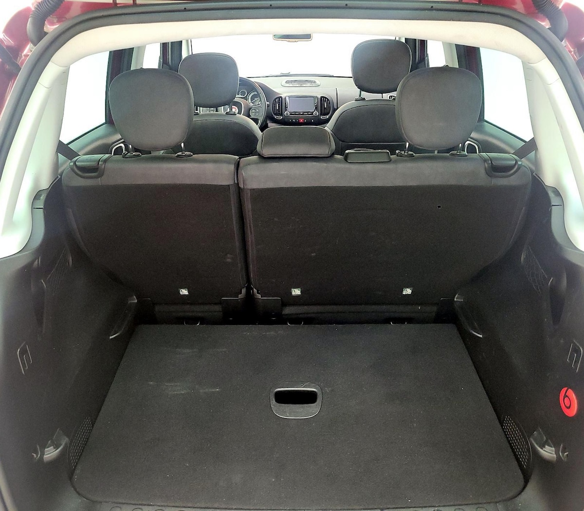 Trunk/Cargo (Seats Up)