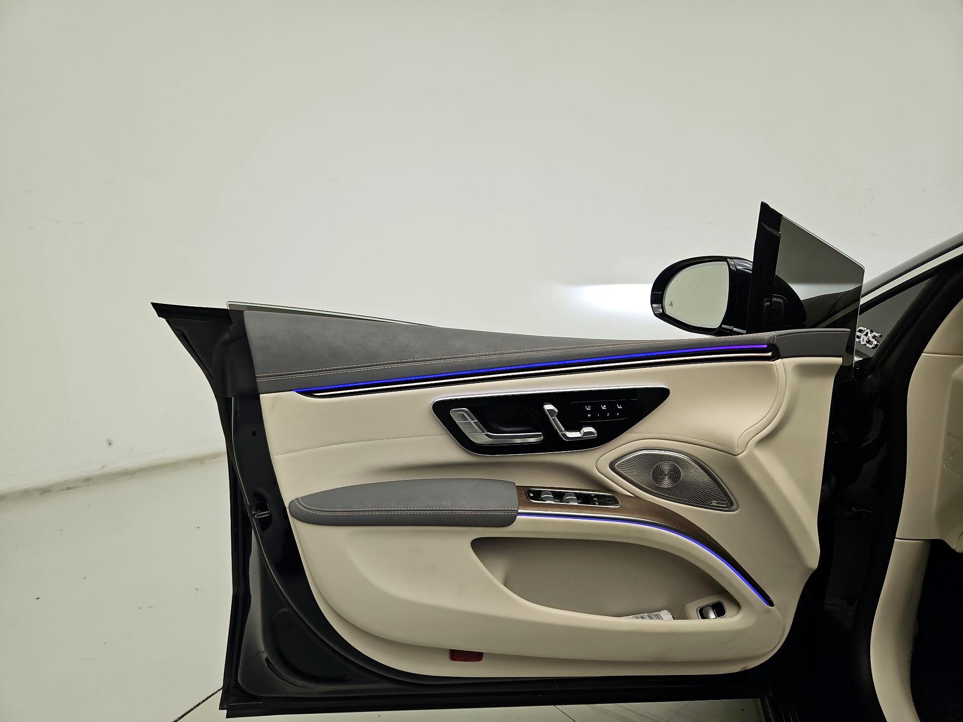 Thumbnail: 2023 Mercedes-Benz EQS - 12