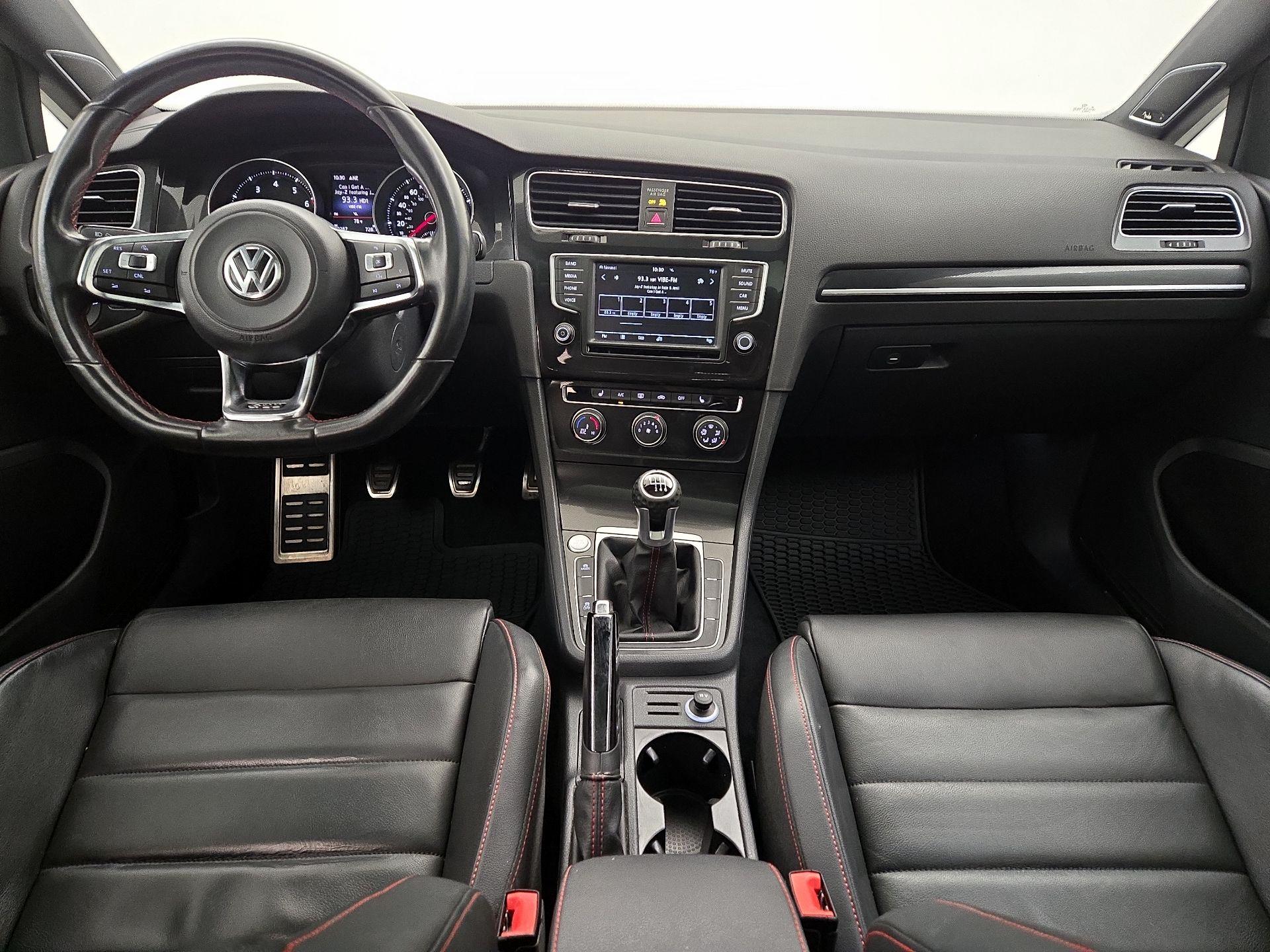 Thumbnail: 2016 Volkswagen Golf - 9