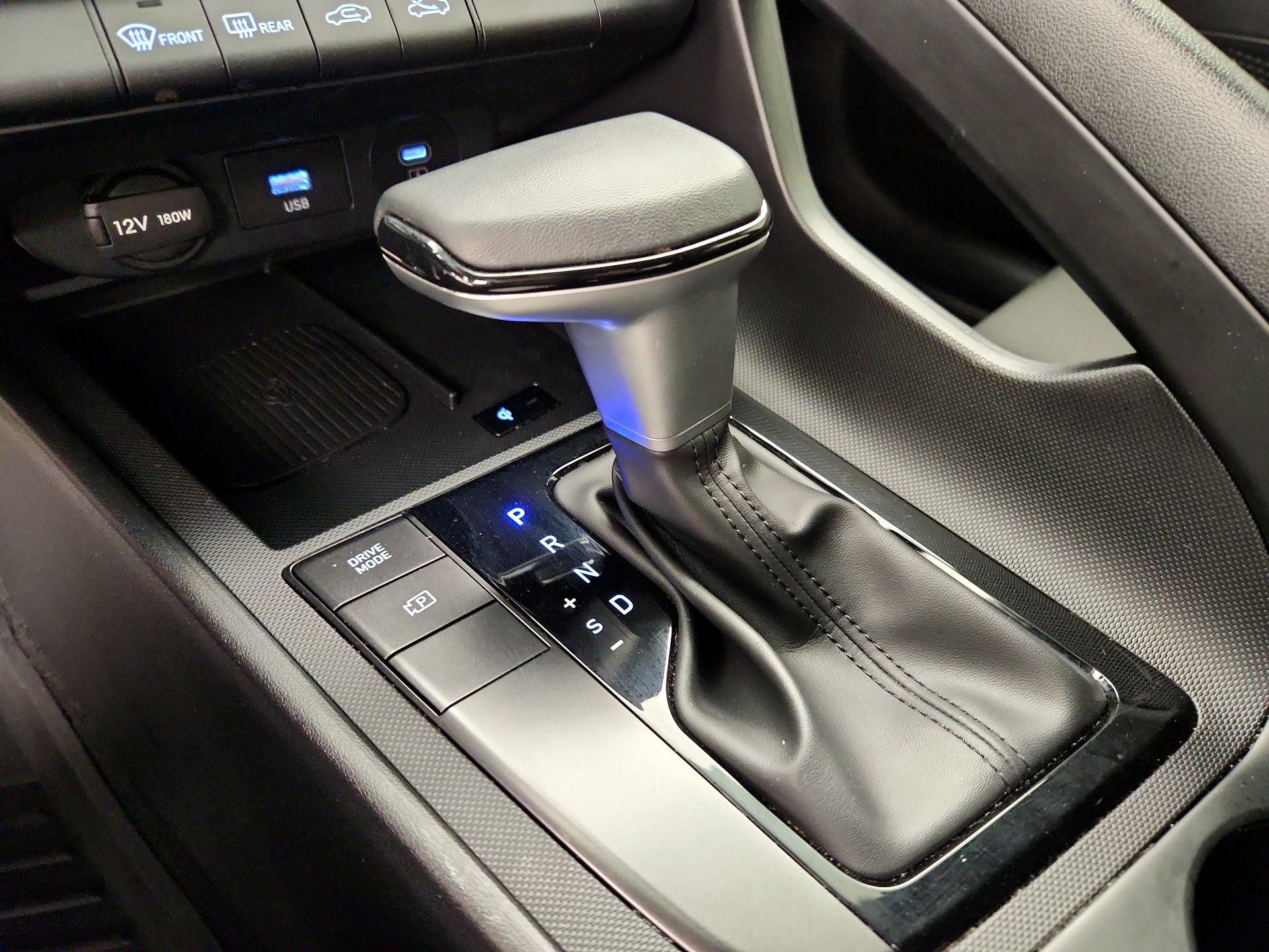 Thumbnail: 2025 Hyundai Elantra - 17