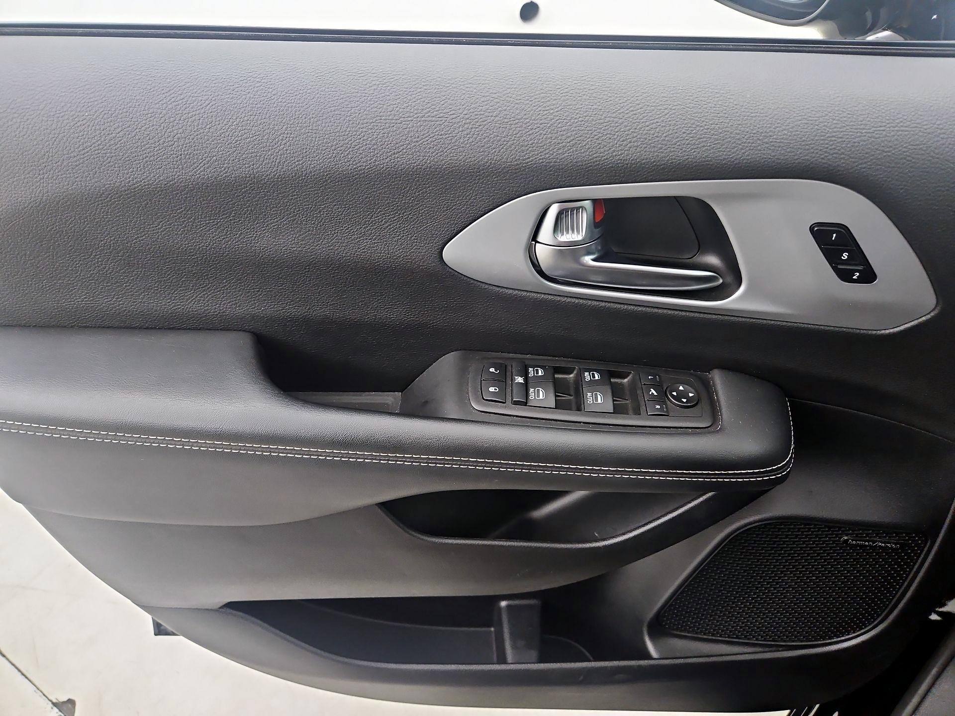 Thumbnail: 2025 Chrysler Pacifica - 12