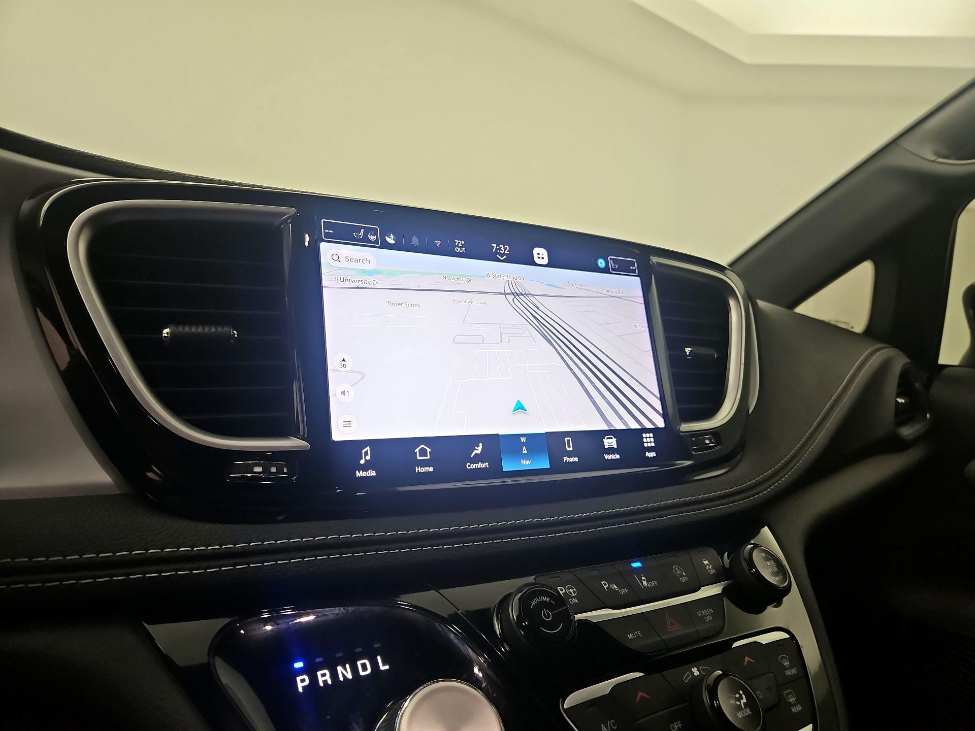 Thumbnail: 2025 Chrysler Pacifica - 14