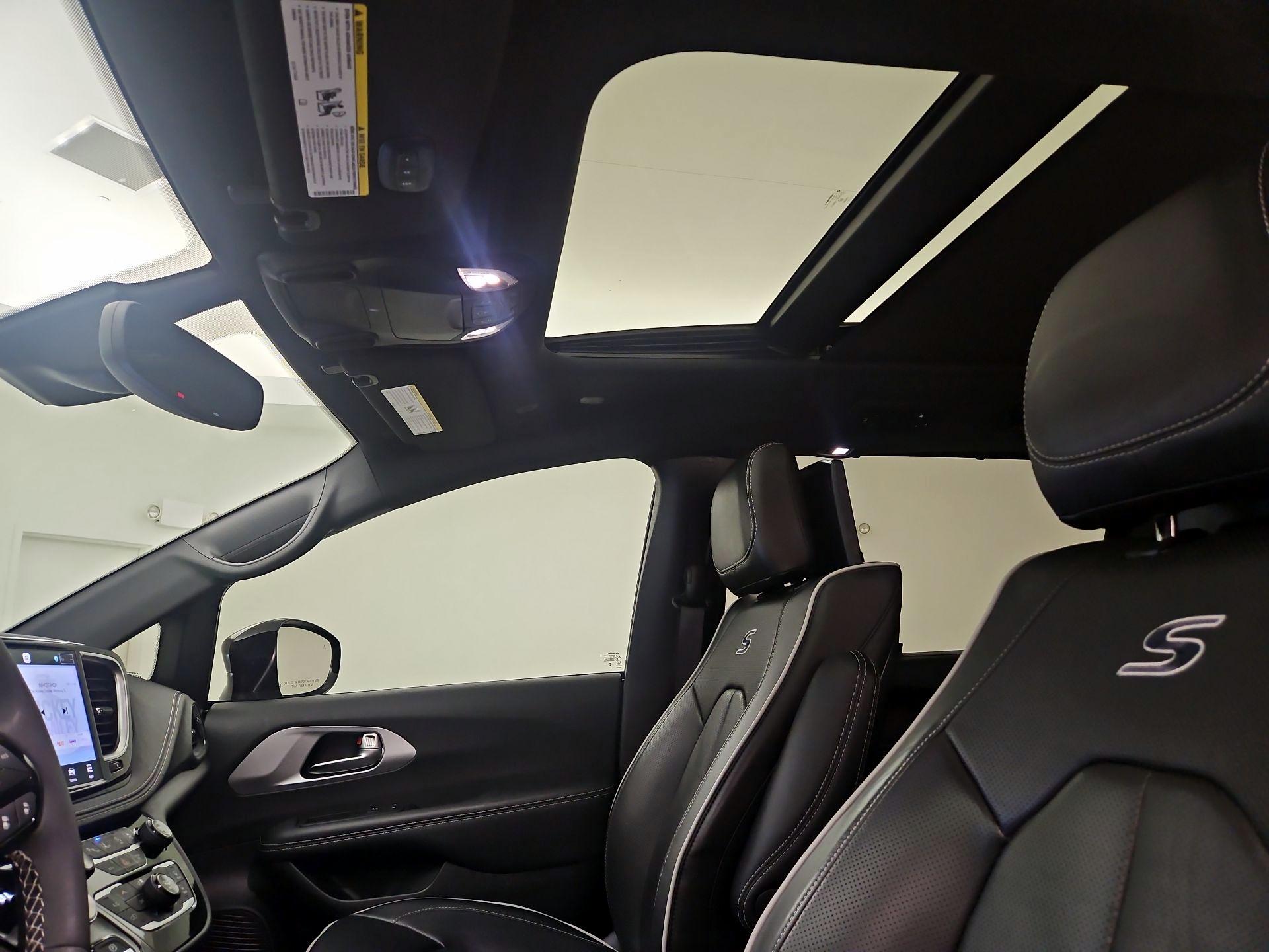 Thumbnail: 2025 Chrysler Pacifica - 20