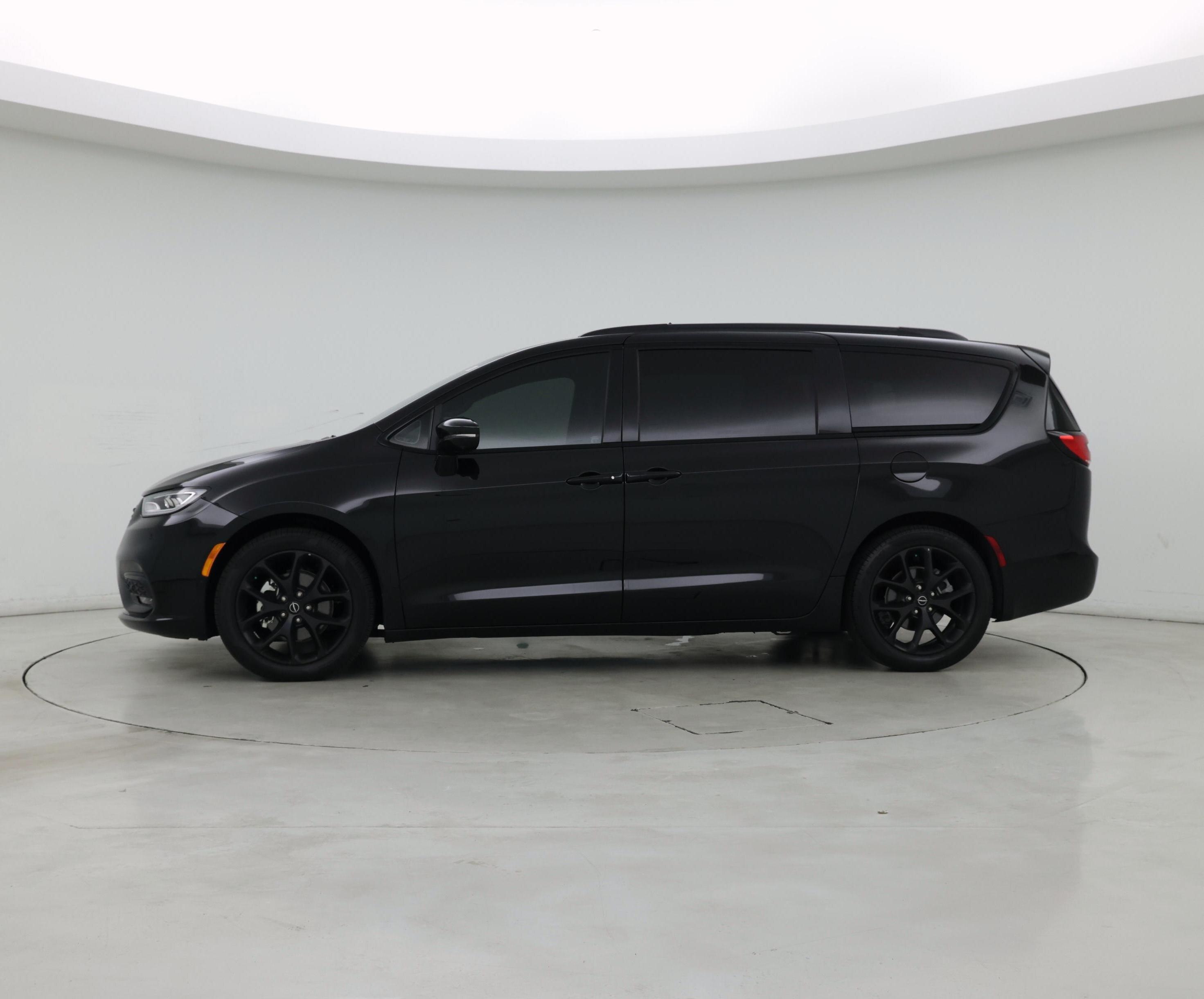 Thumbnail: 2025 Chrysler Pacifica - 3