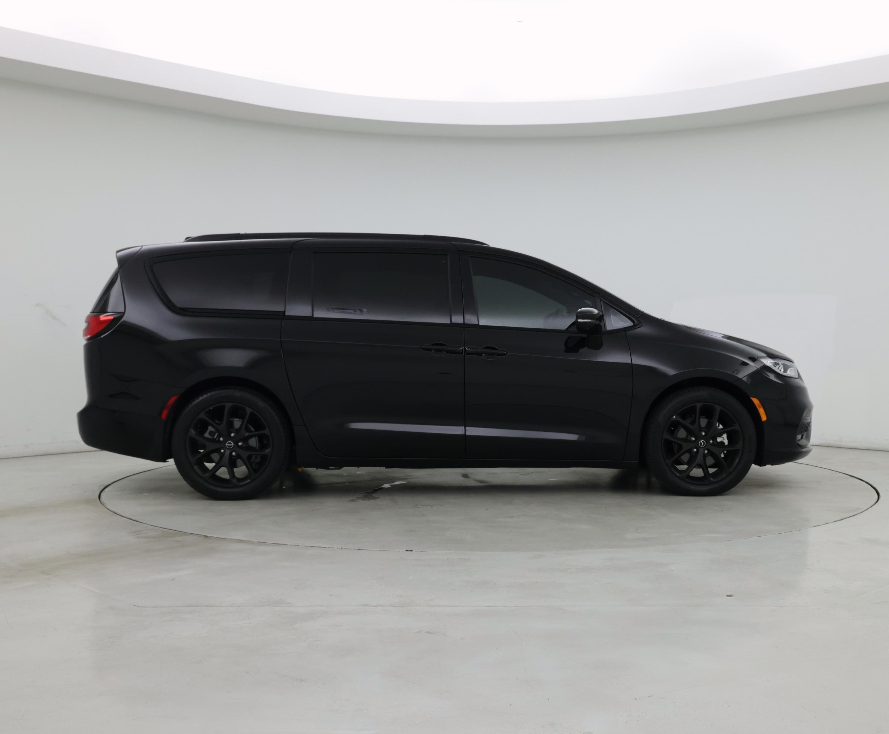 Thumbnail: 2025 Chrysler Pacifica - 7