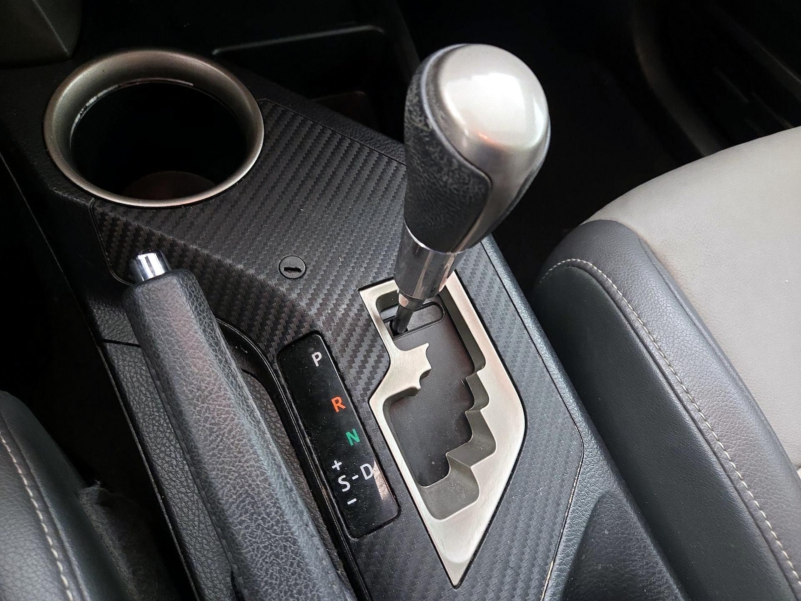 2015 Toyota RAV4 Limited - Photo 18