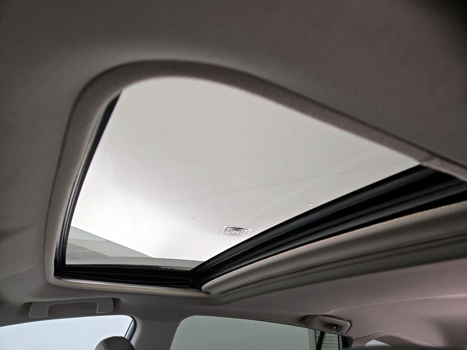 2015 Toyota RAV4 Limited - Photo 20