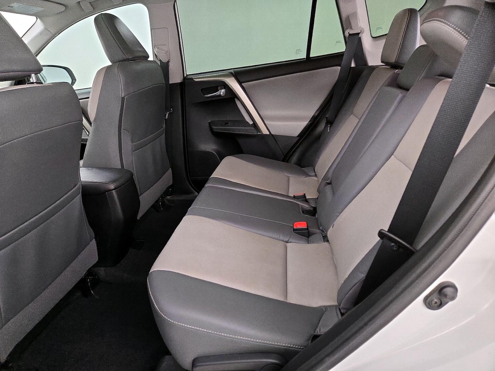 2015 Toyota RAV4 Limited - Photo 21