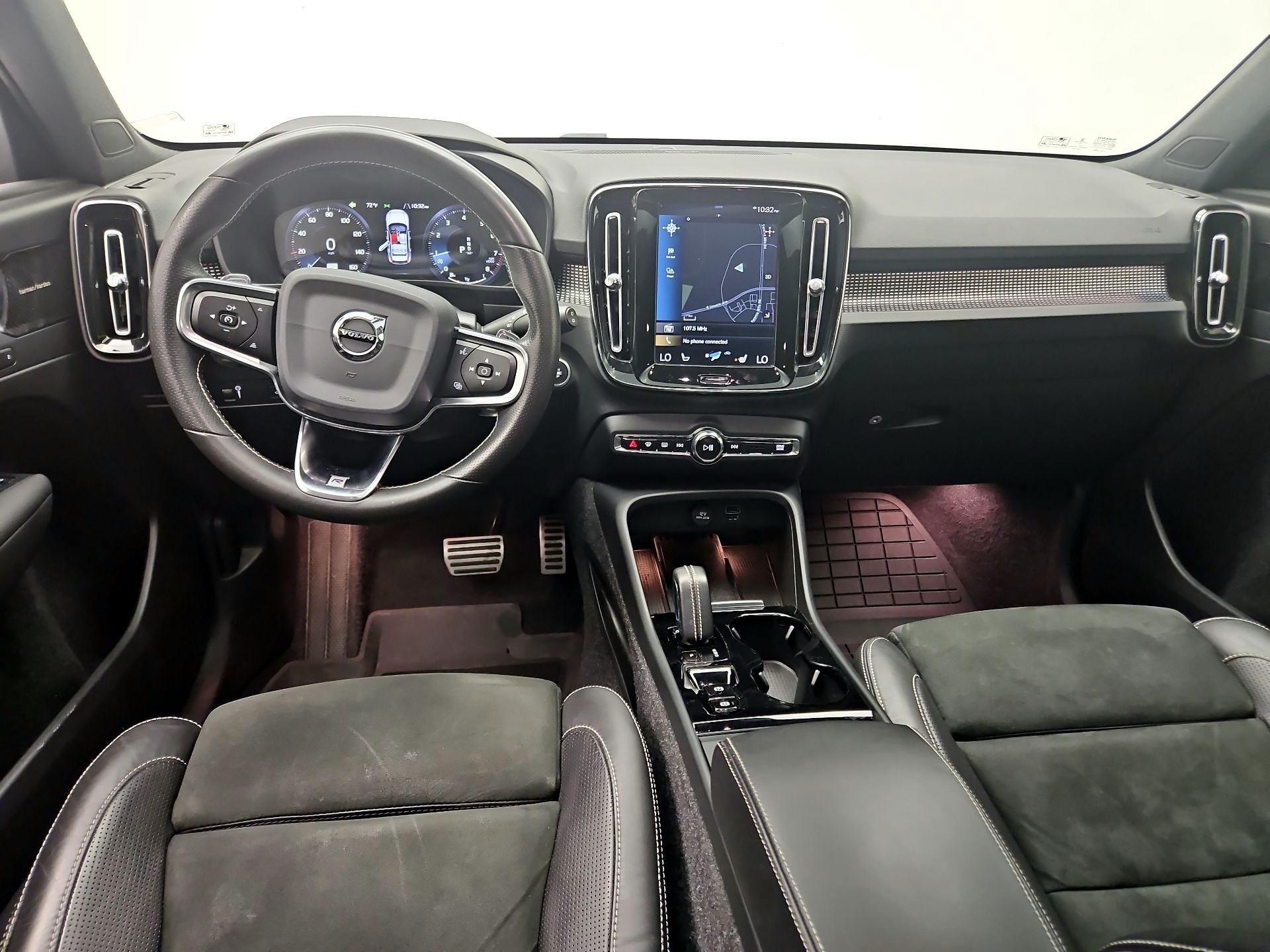 Thumbnail: 2020 Volvo XC40 - 9
