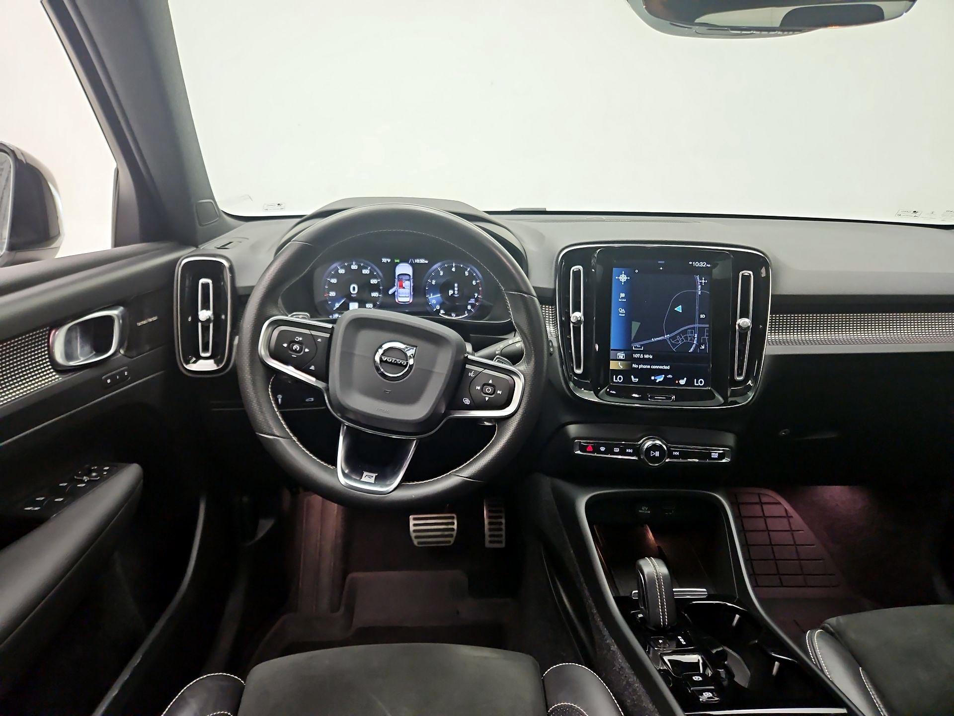 Thumbnail: 2020 Volvo XC40 - 10