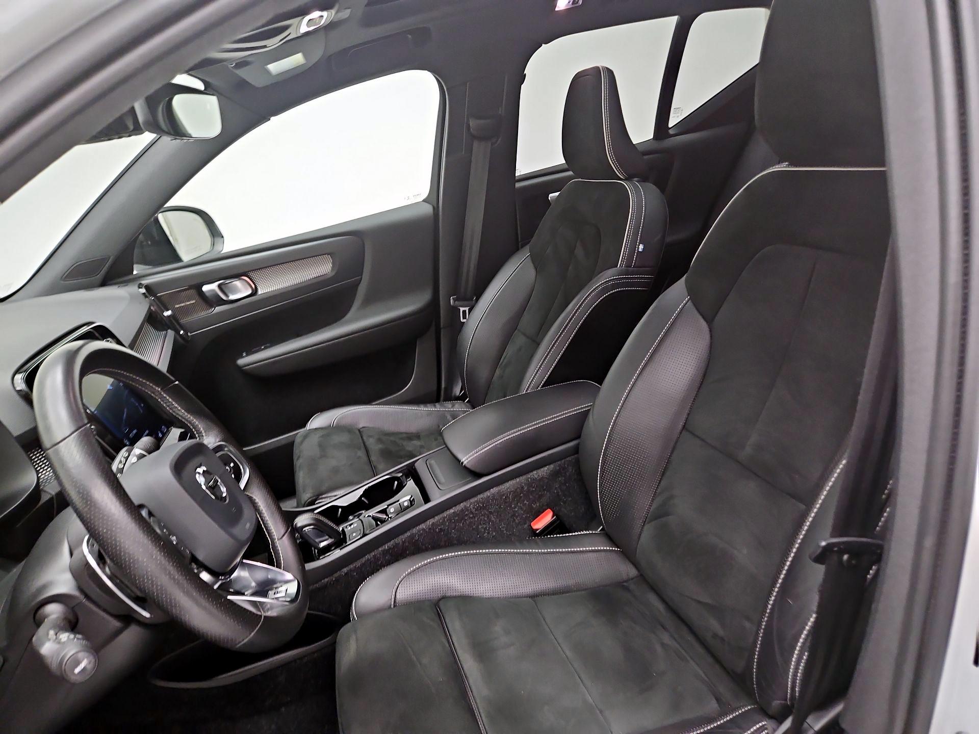 Thumbnail: 2020 Volvo XC40 - 11